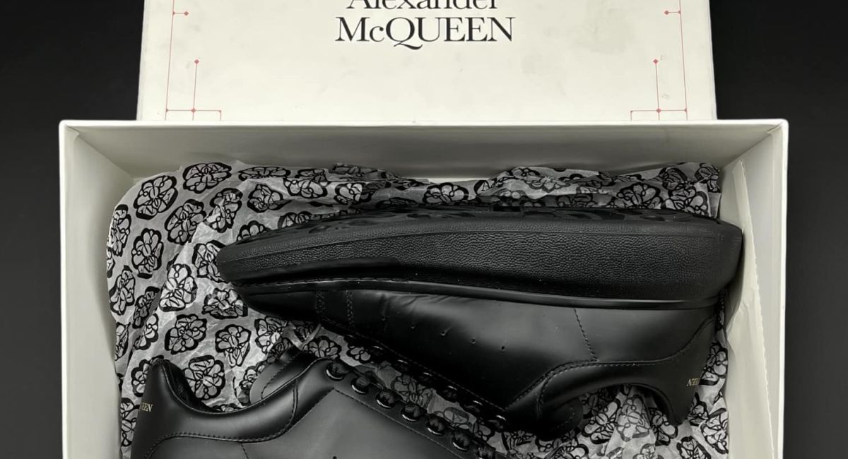 Alexander McQueen Oversize Noir 40,5