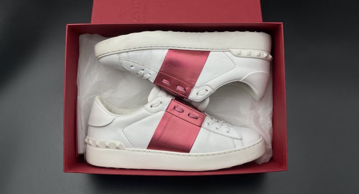 2977 Valentino 38