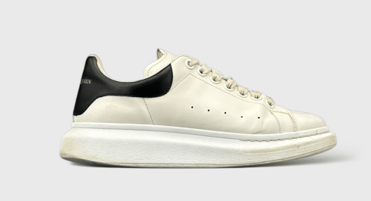 0000000174 Alexander Mcqueen Oversize Blanc/noir 41