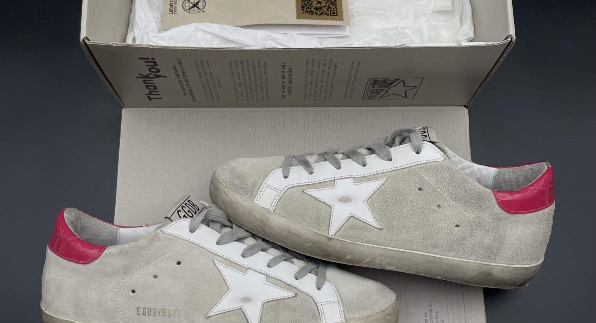 4633 Golden Goose 38