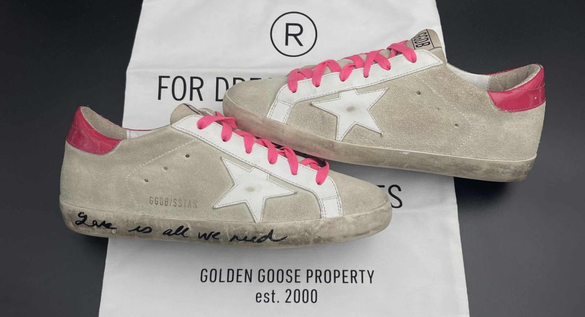 3700 Golden Goose 38