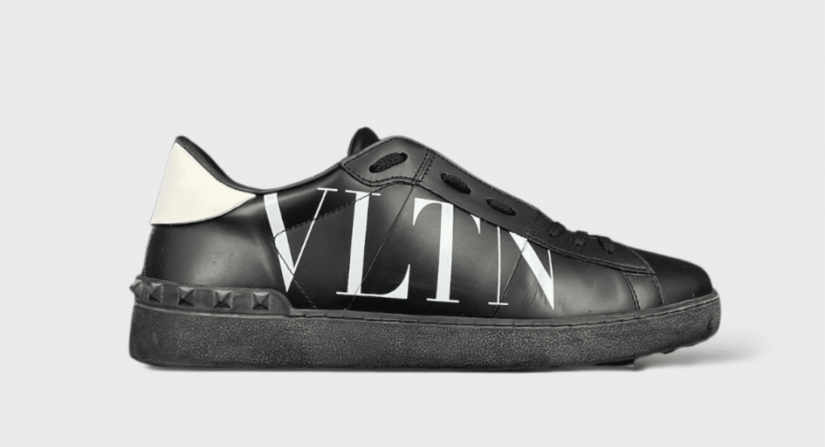 2439 Valentino 40