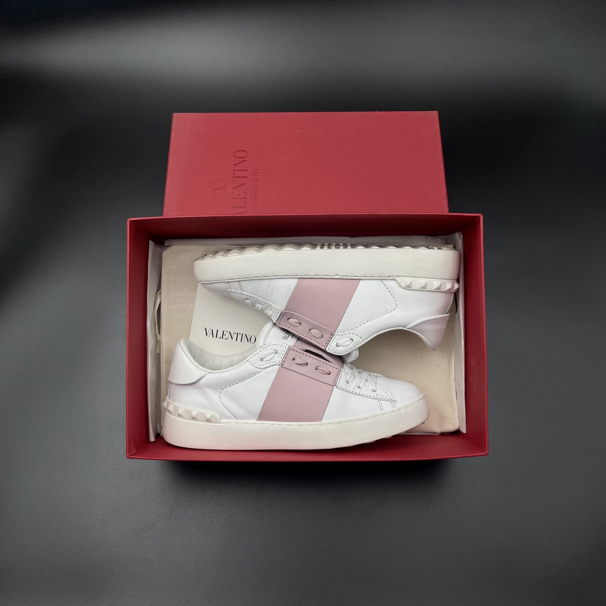 2921 Valentino 35