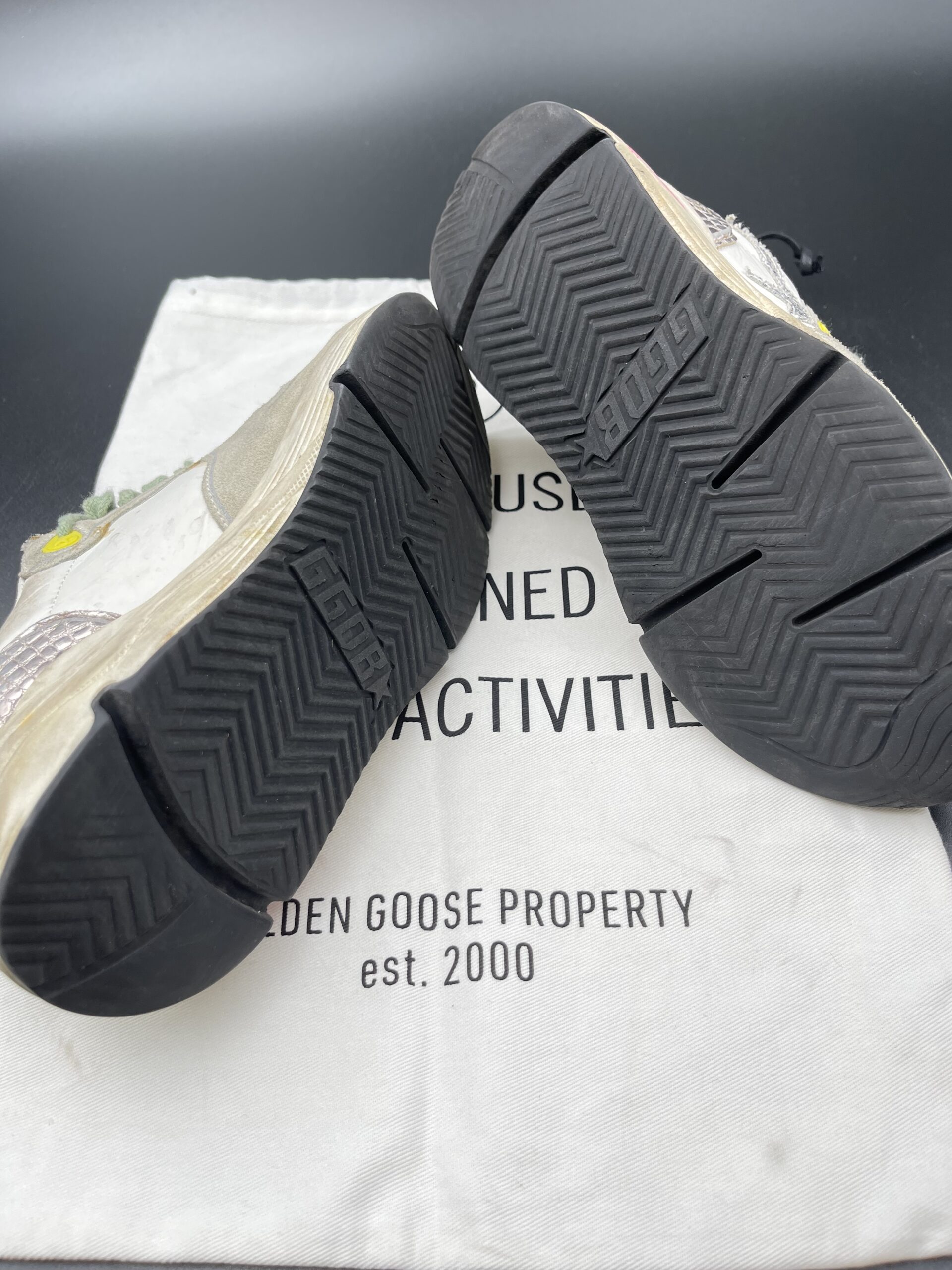 3157 Golden Goose 36 – 11