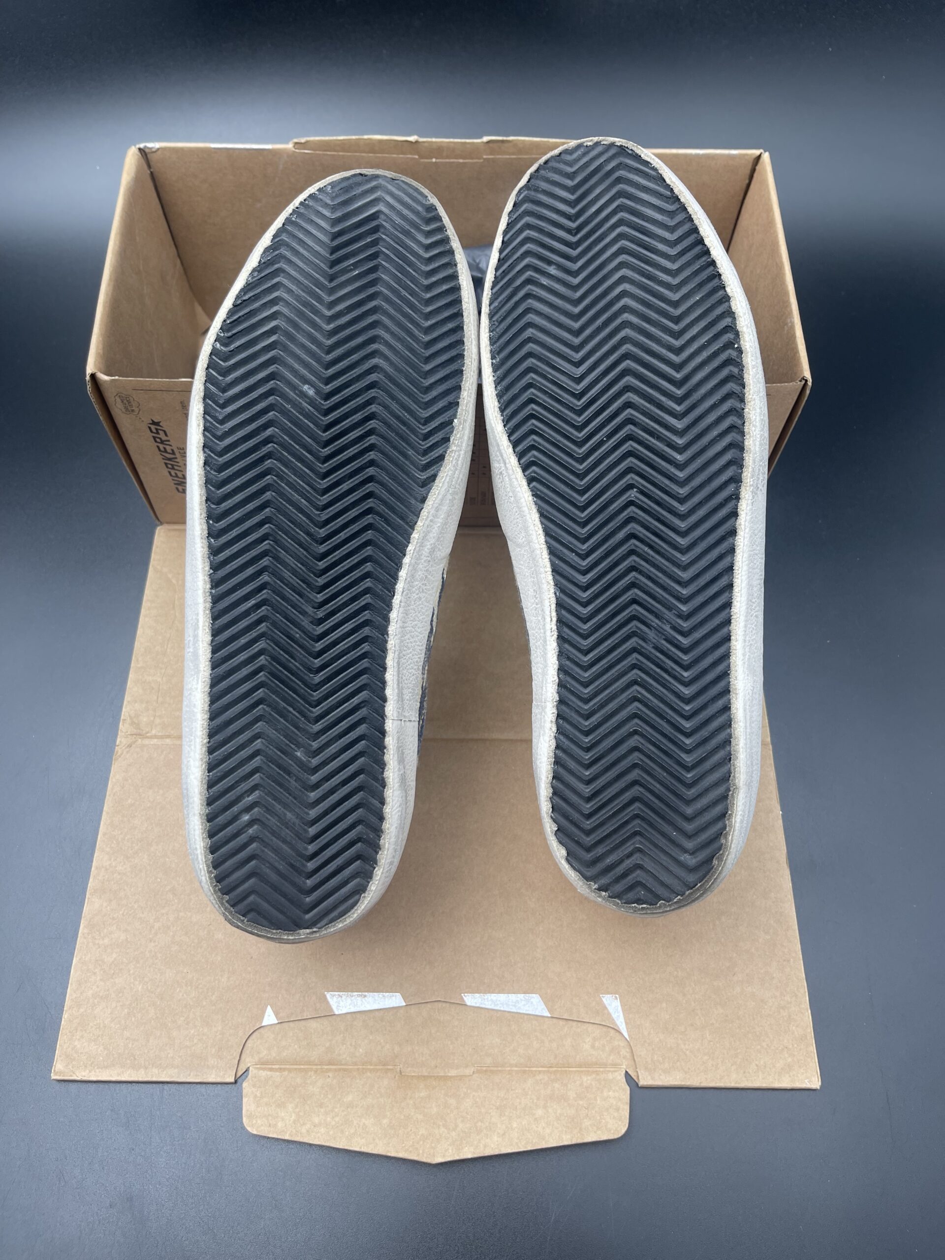 3197 Golden Goose 42 – 11