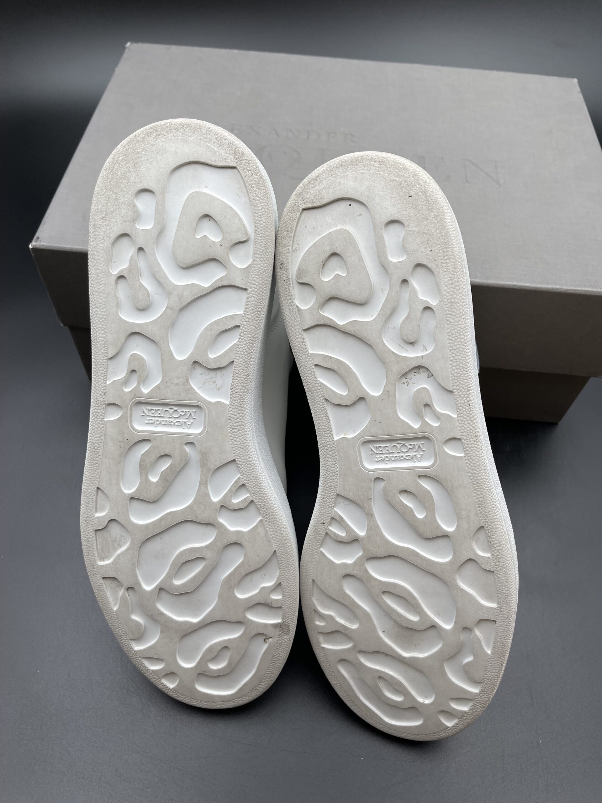 3570 Alexander Mcqueen 41 – 10