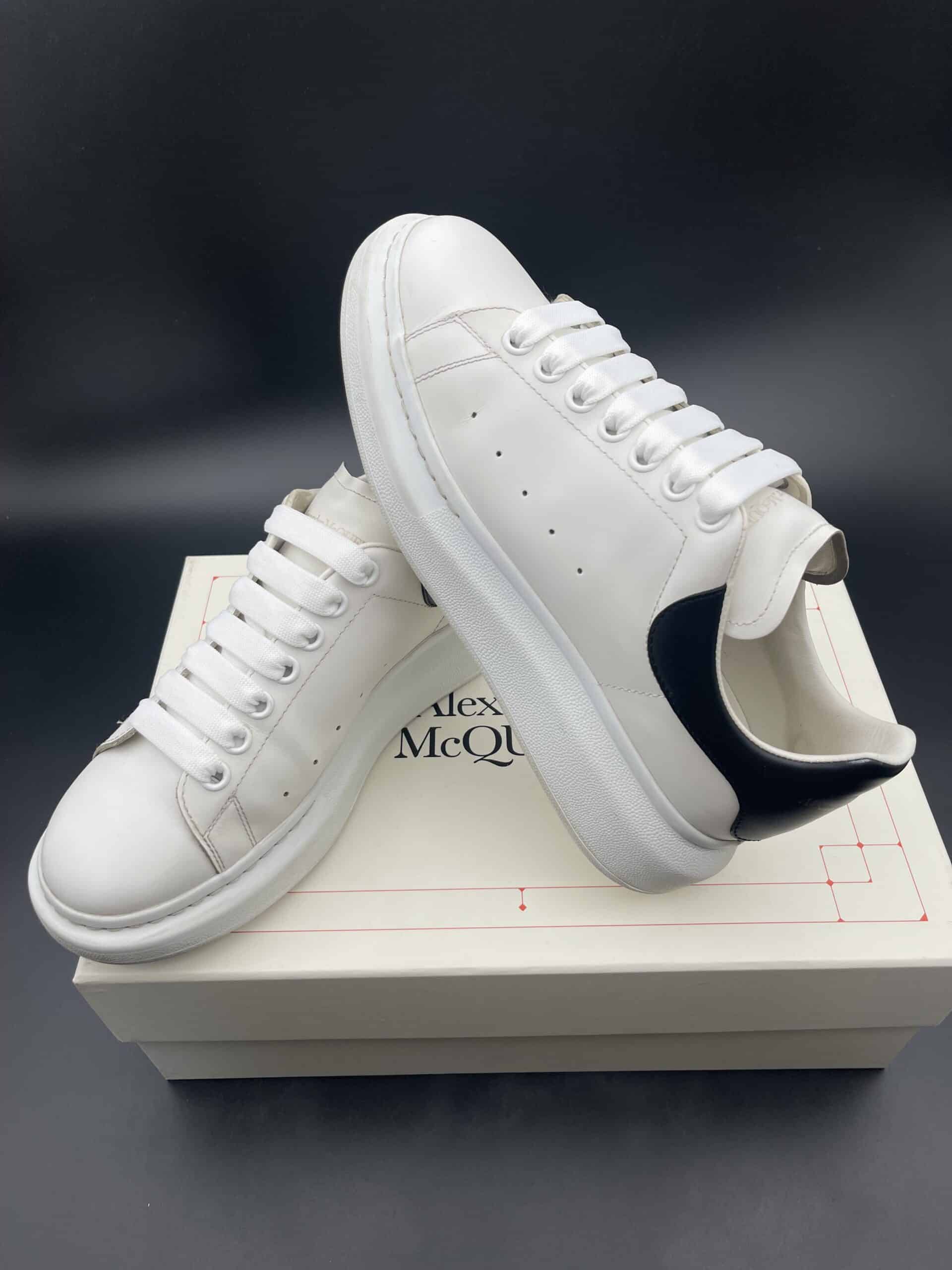 4208 Alexander Mcqueen 40 – 10