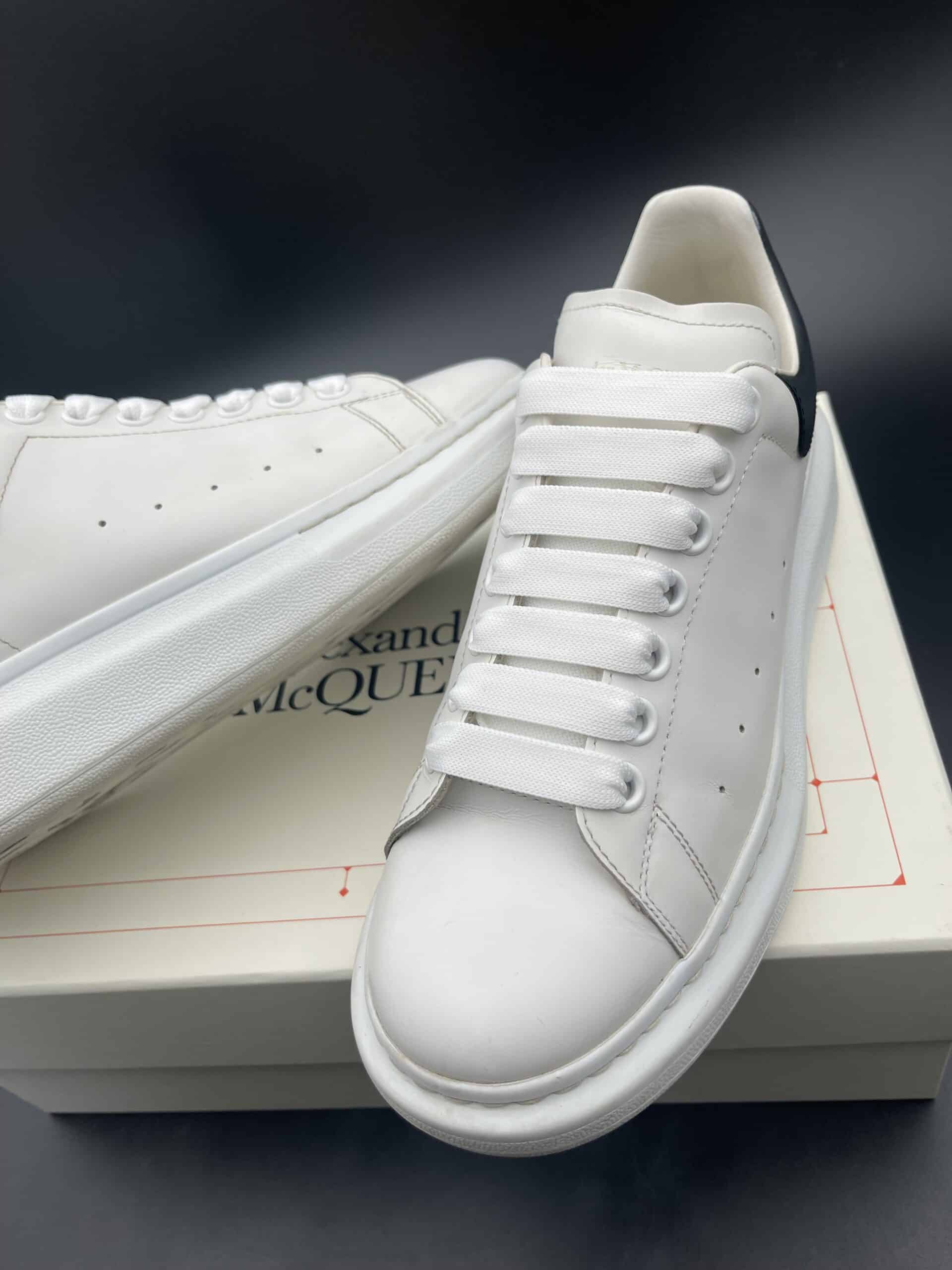 4208 Alexander Mcqueen 40 – 11