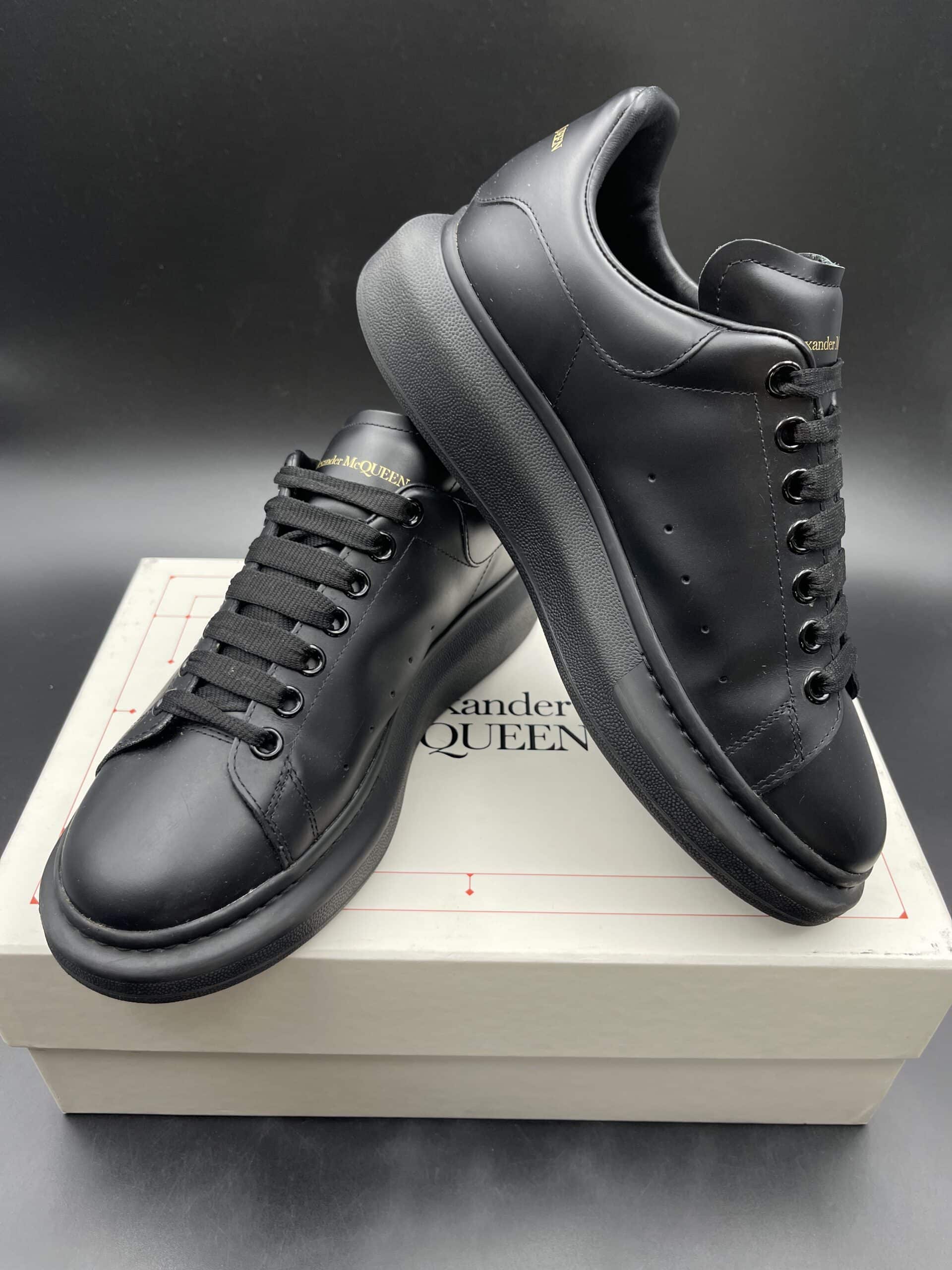 4498 Alexander McQueen 42 – 7