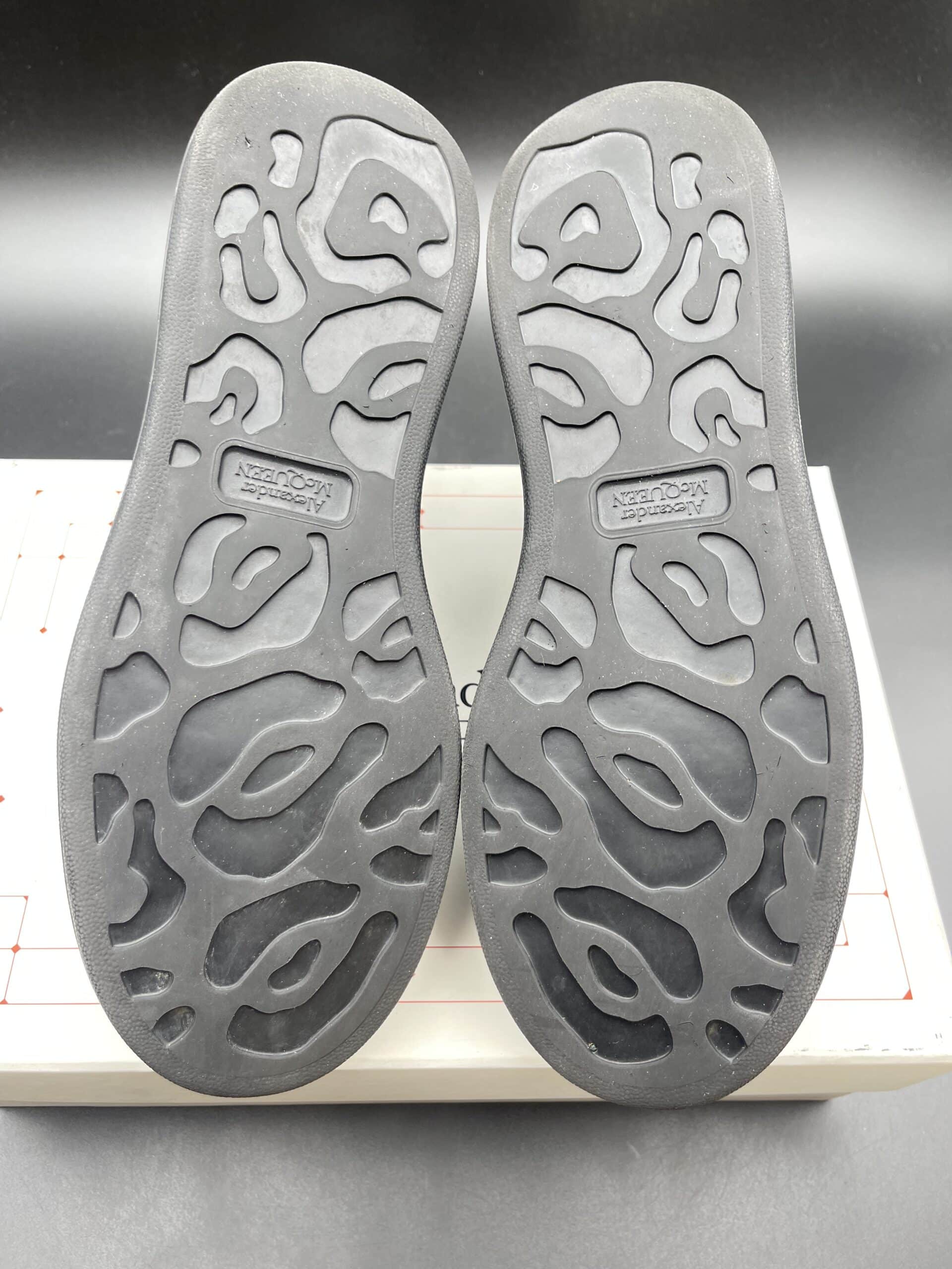 4498 Alexander McQueen 42 – 11