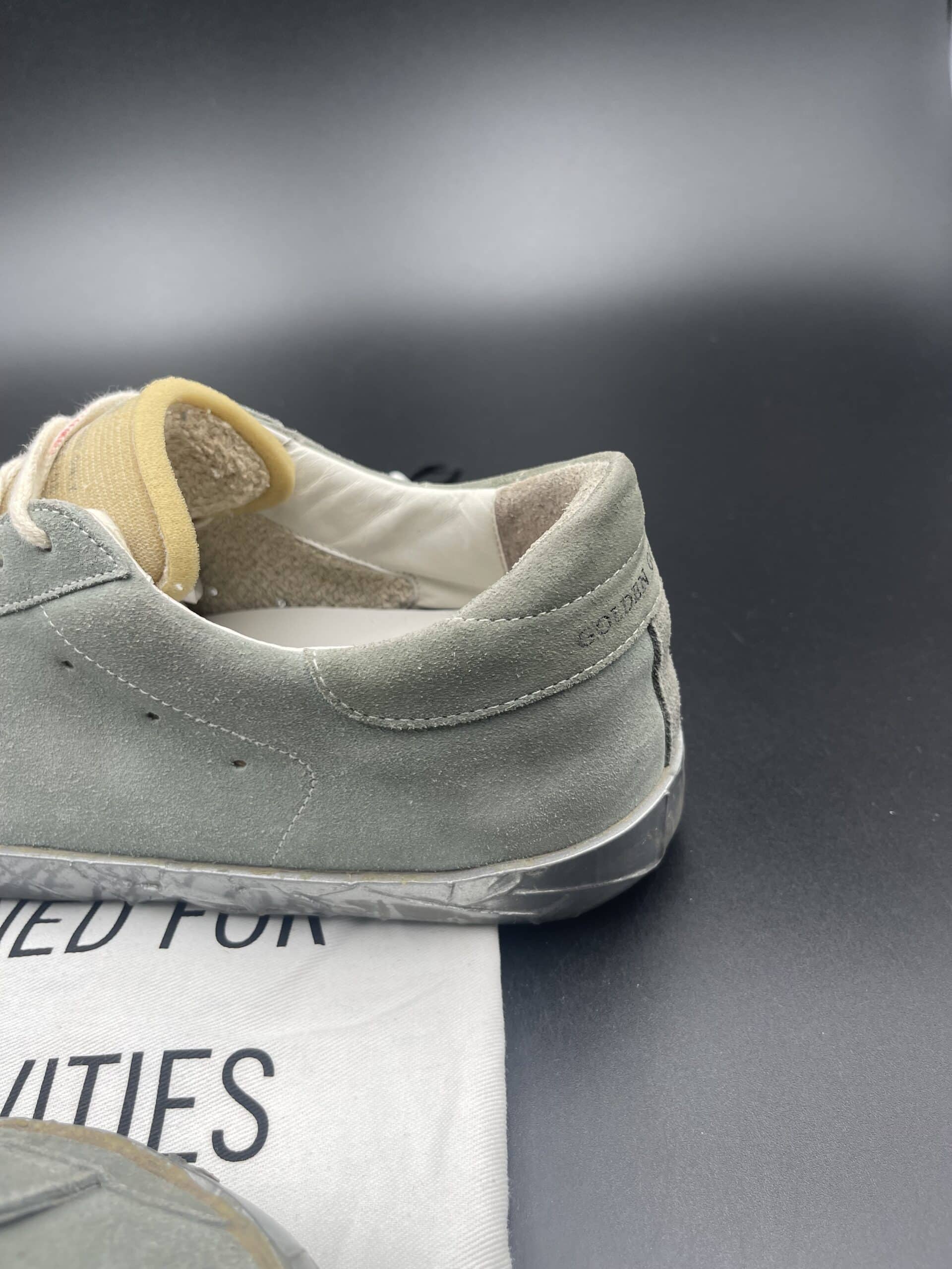 4506 Golden Goose 43 – 9
