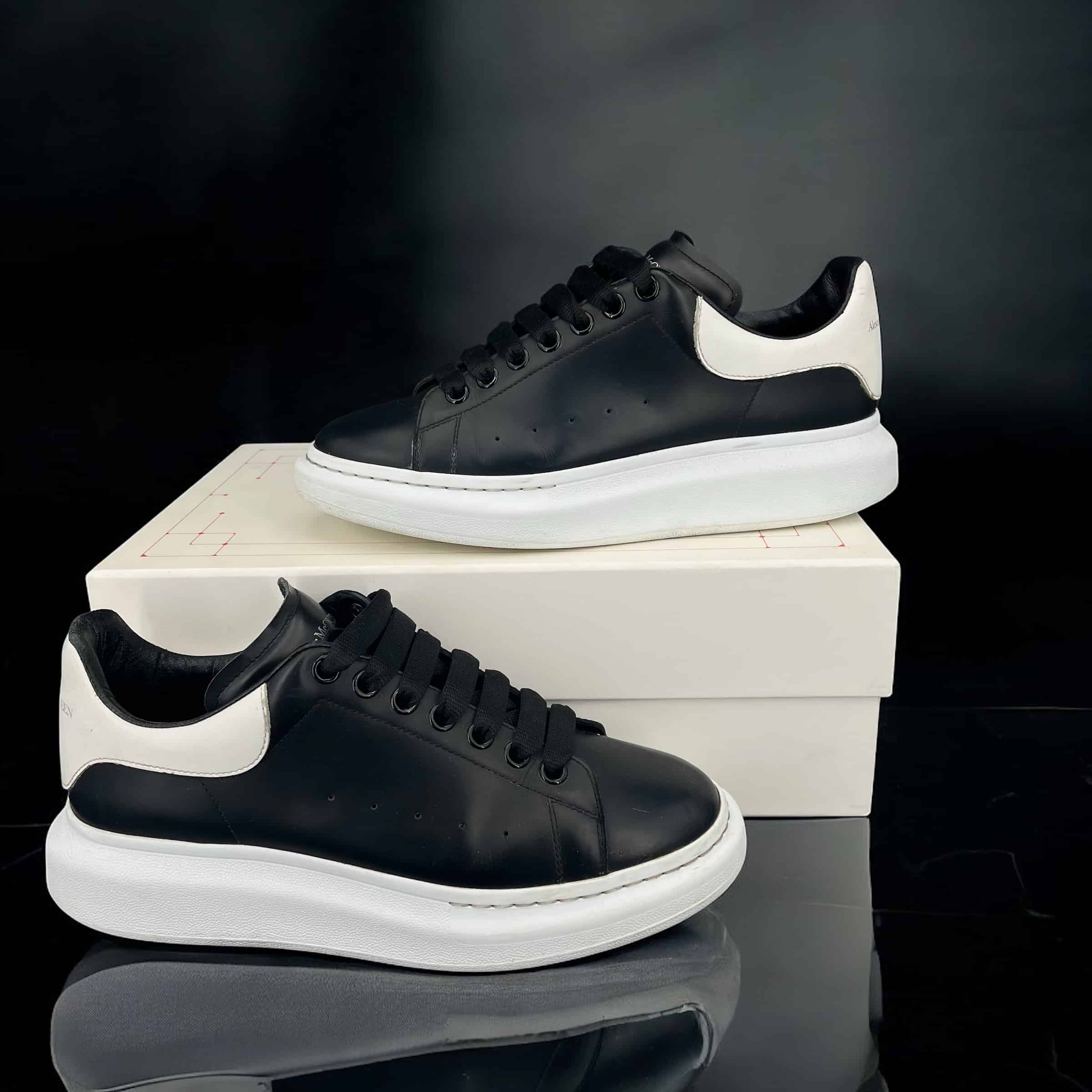 8405 Alexander McQueen Oversize Noir/Blanc 42,5 – 7