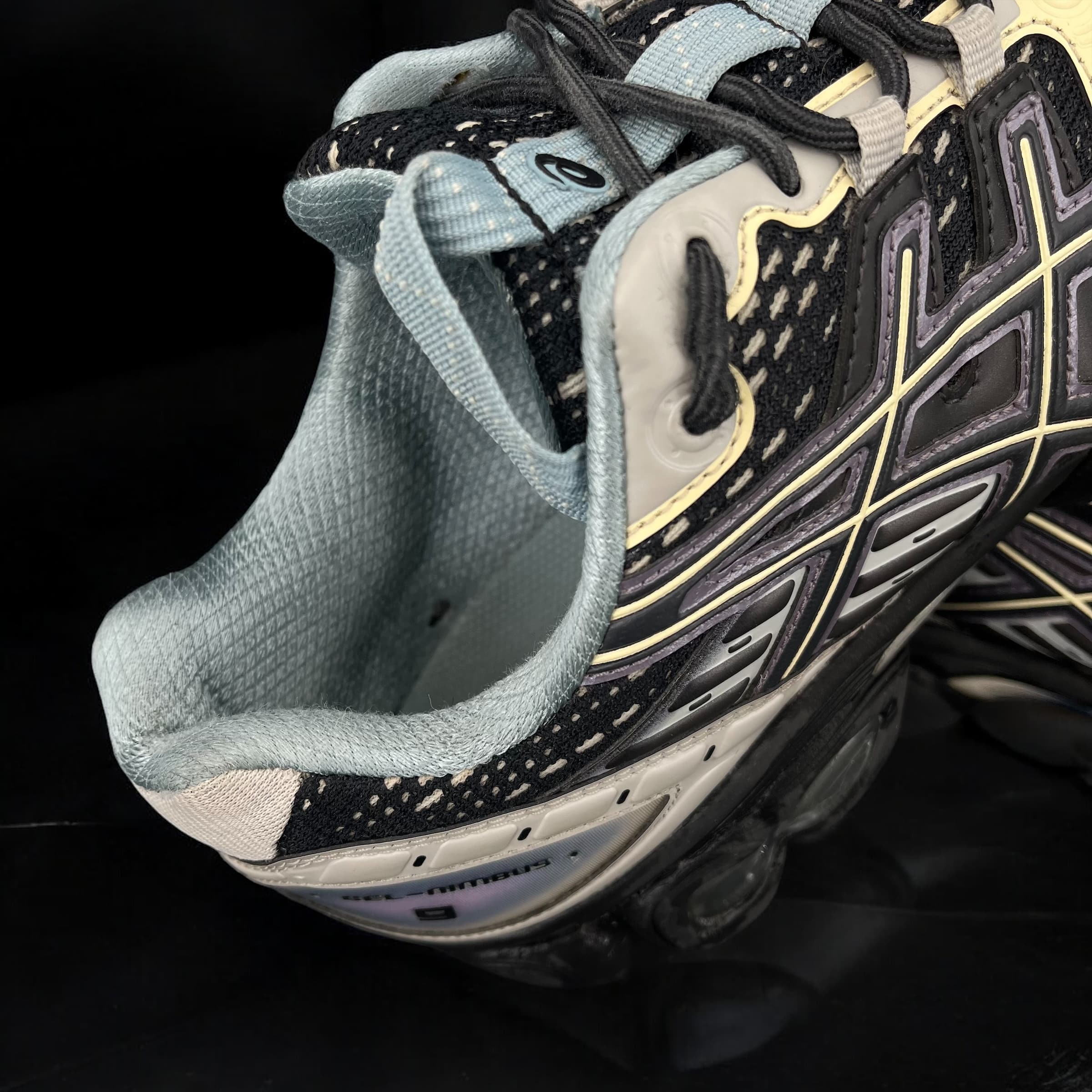 8417 Asics Gel-Nimbus Noir/Argenté/Jaune 44 – 7