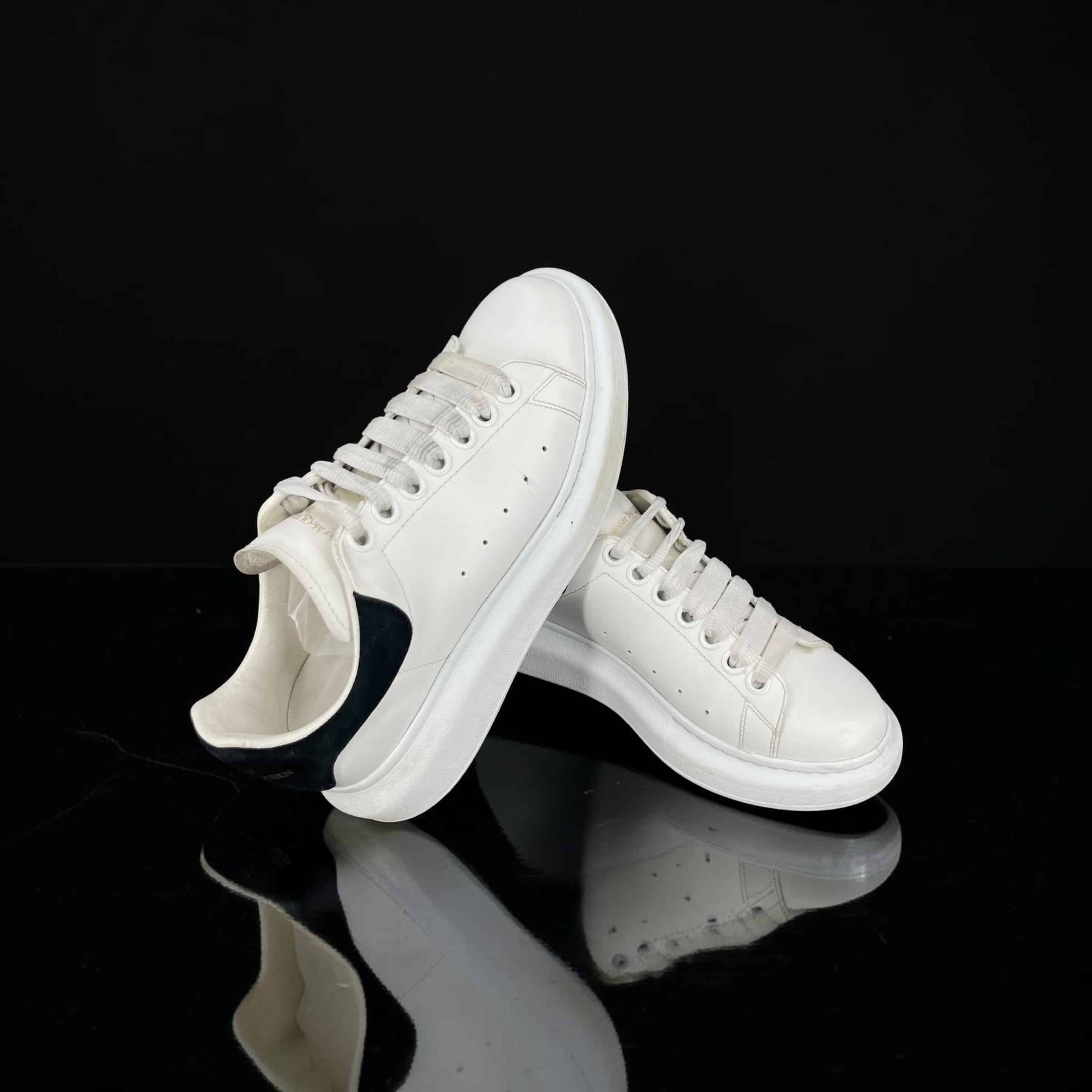 Alexander Mcqueen Oversize / Blanc / Noir / 37 – 2