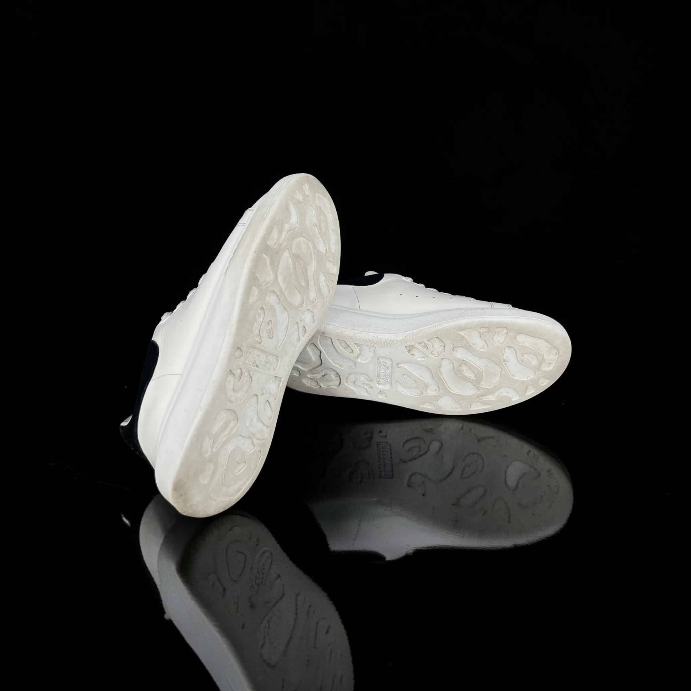 Alexander Mcqueen Oversize / Blanc / Noir / 37 – 5