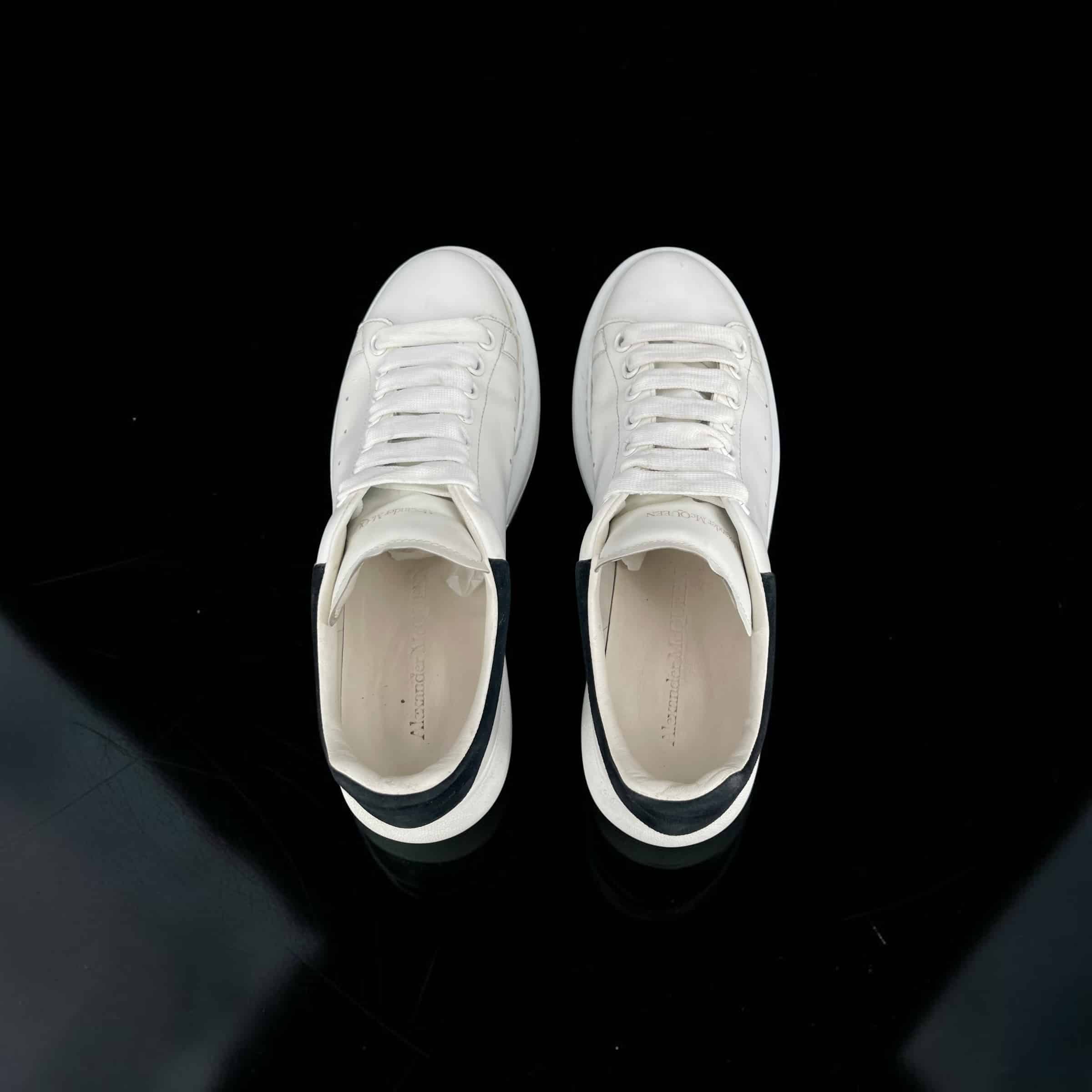 Alexander Mcqueen Oversize Runner / Blanc / Noir / 40 – 4