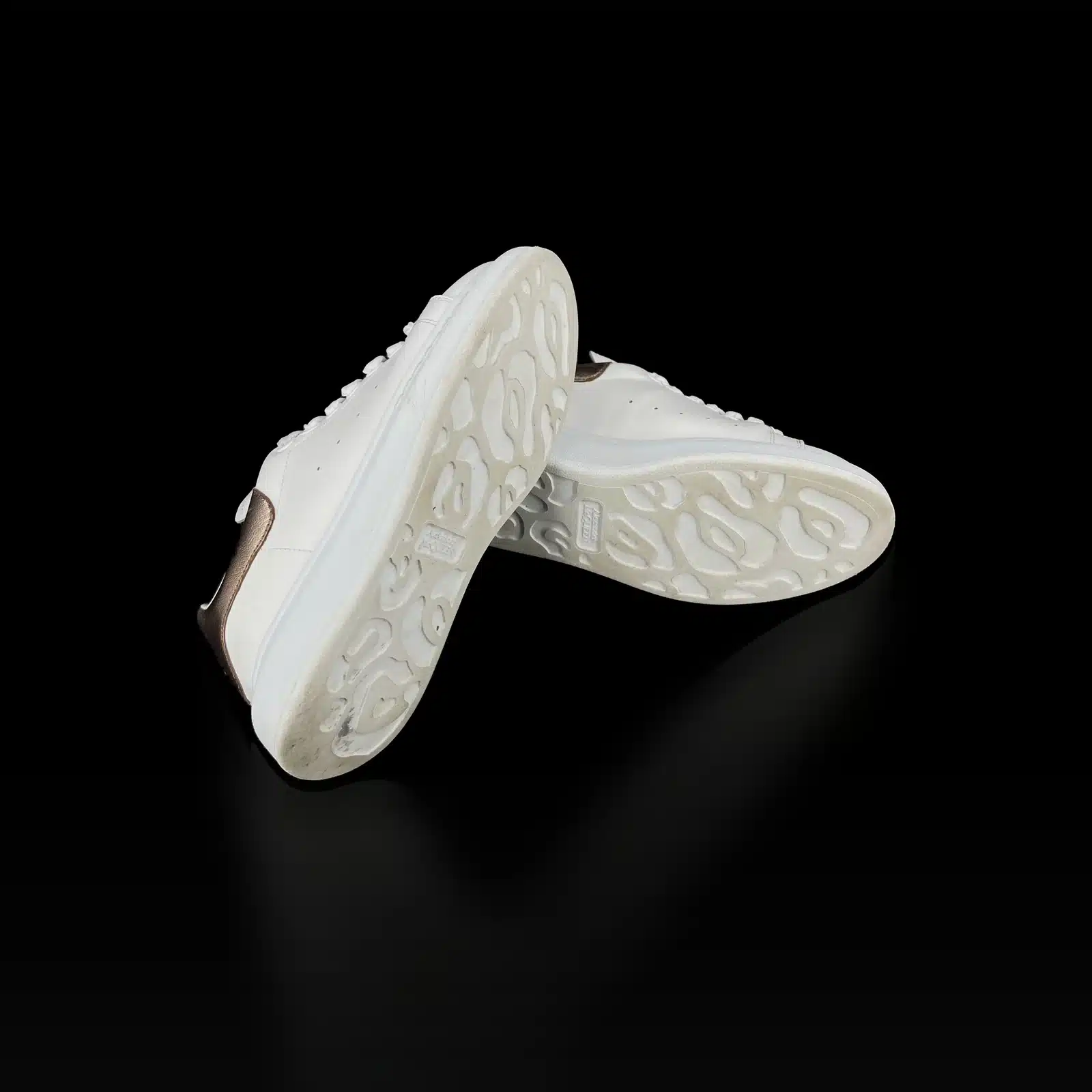Suelas de las zapatillas Alexander McQueen Oversize con logo grabado