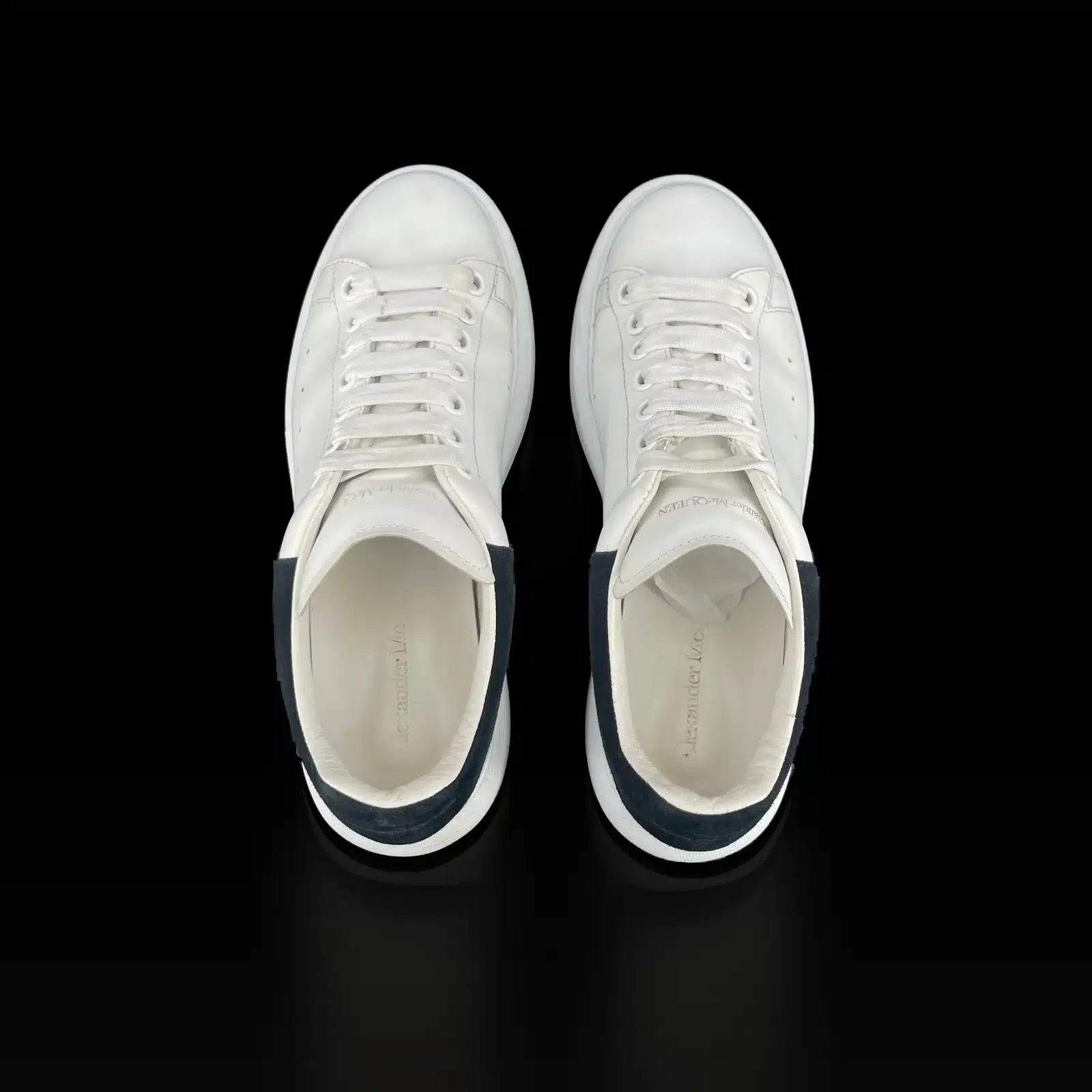 Baskets Alexander McQueen Oversize vues de dessus, lacets blancs et logo intérieur