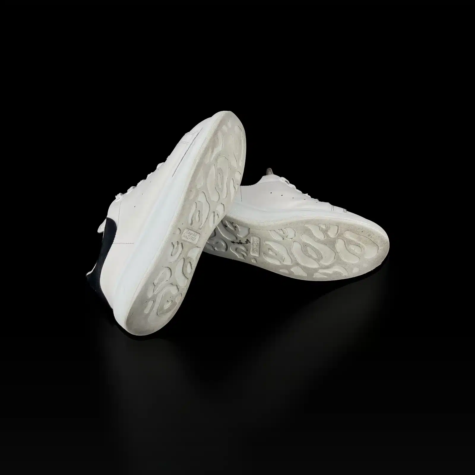 Sneakers Alexander McQueen Oversize Bianco e Nero – Taglia 39.5 – 5