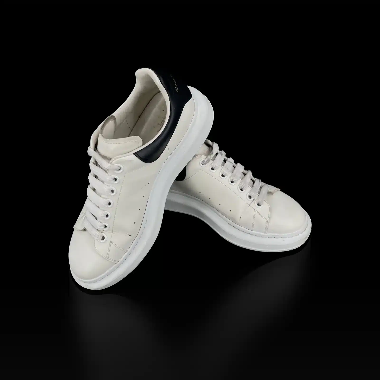 Sneakers Alexander McQueen Oversize Bianco e Nero – Taglia 39 – 3