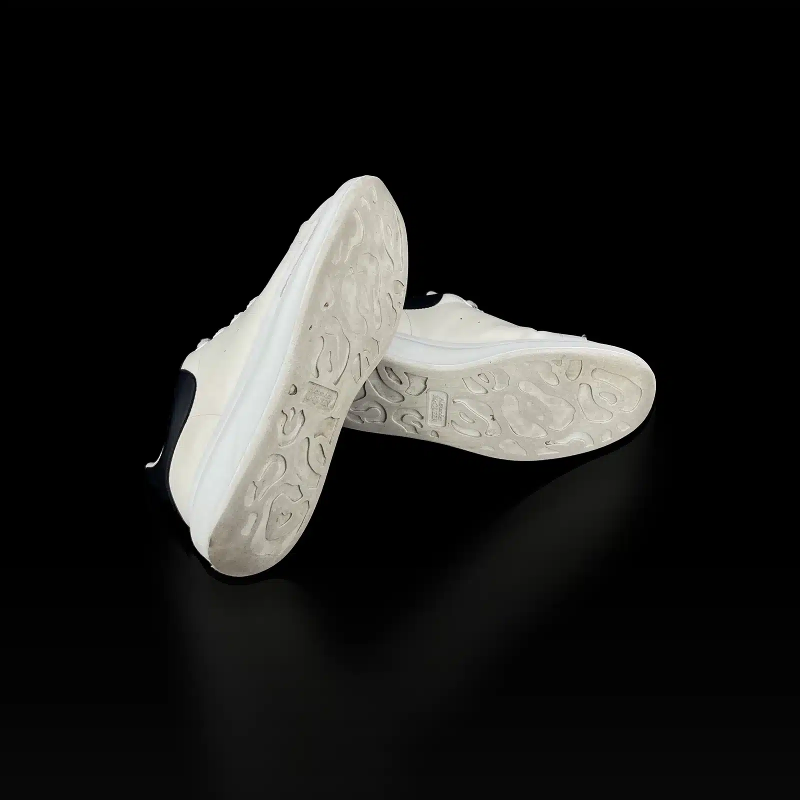 Sneakers Alexander McQueen Oversize Bianco e Nero – Taglia 39 – 5