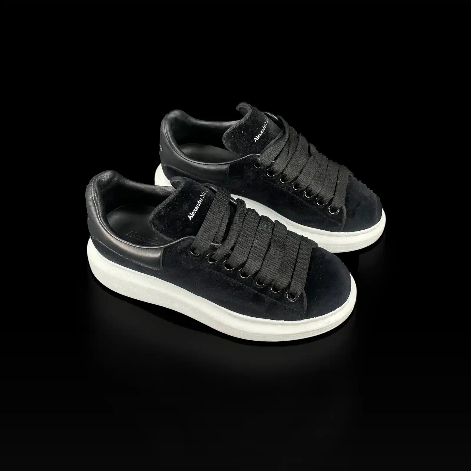 Sneakers Alexander McQueen Oversize Velluto Nero – Taglia 35 – 3