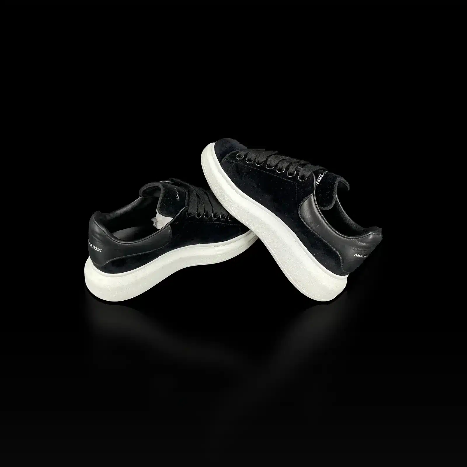 Sneakers Alexander McQueen Oversize Velluto Nero – Taglia 35 – 4