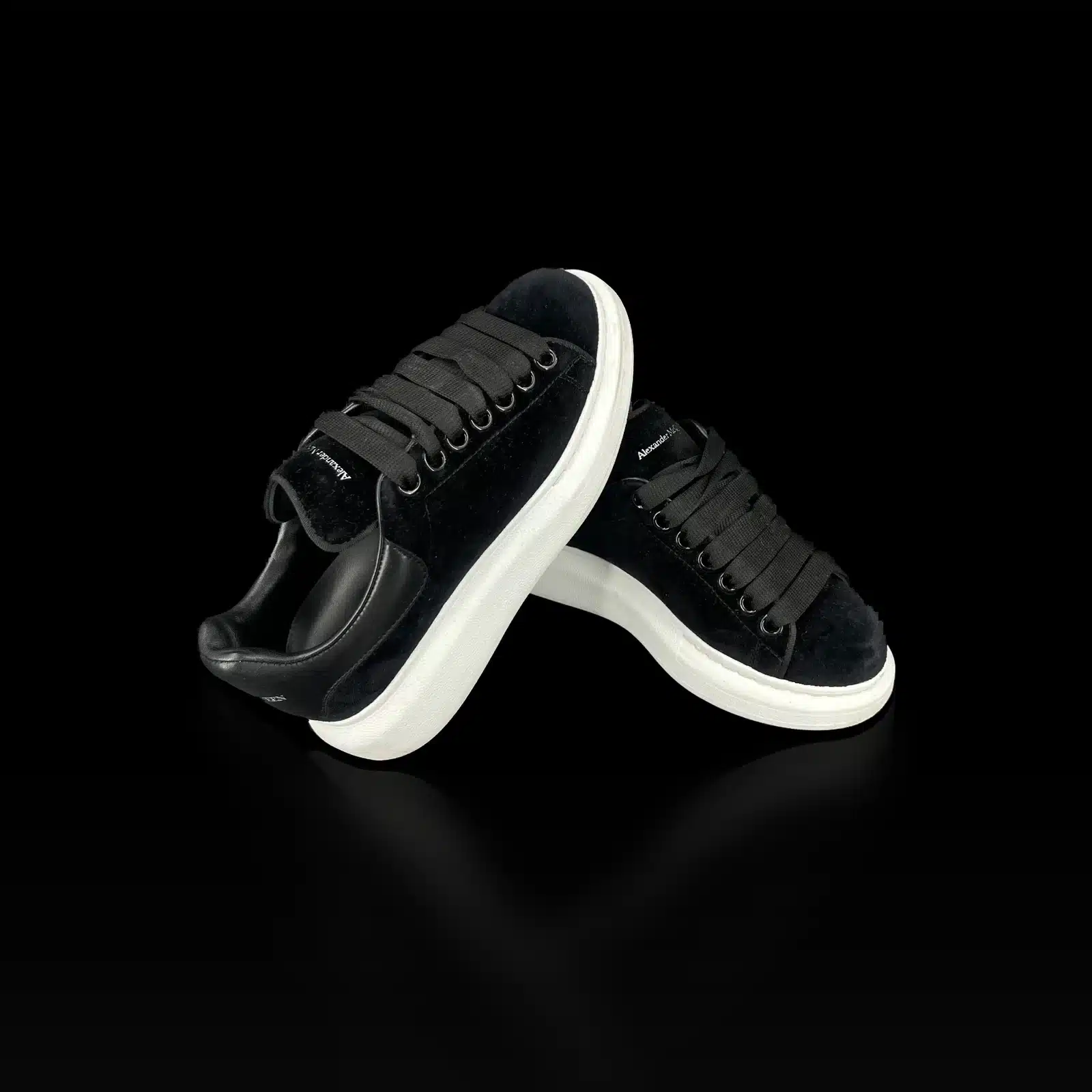 Sneakers Alexander McQueen Oversize Velluto Nero – Taglia 35 – 5