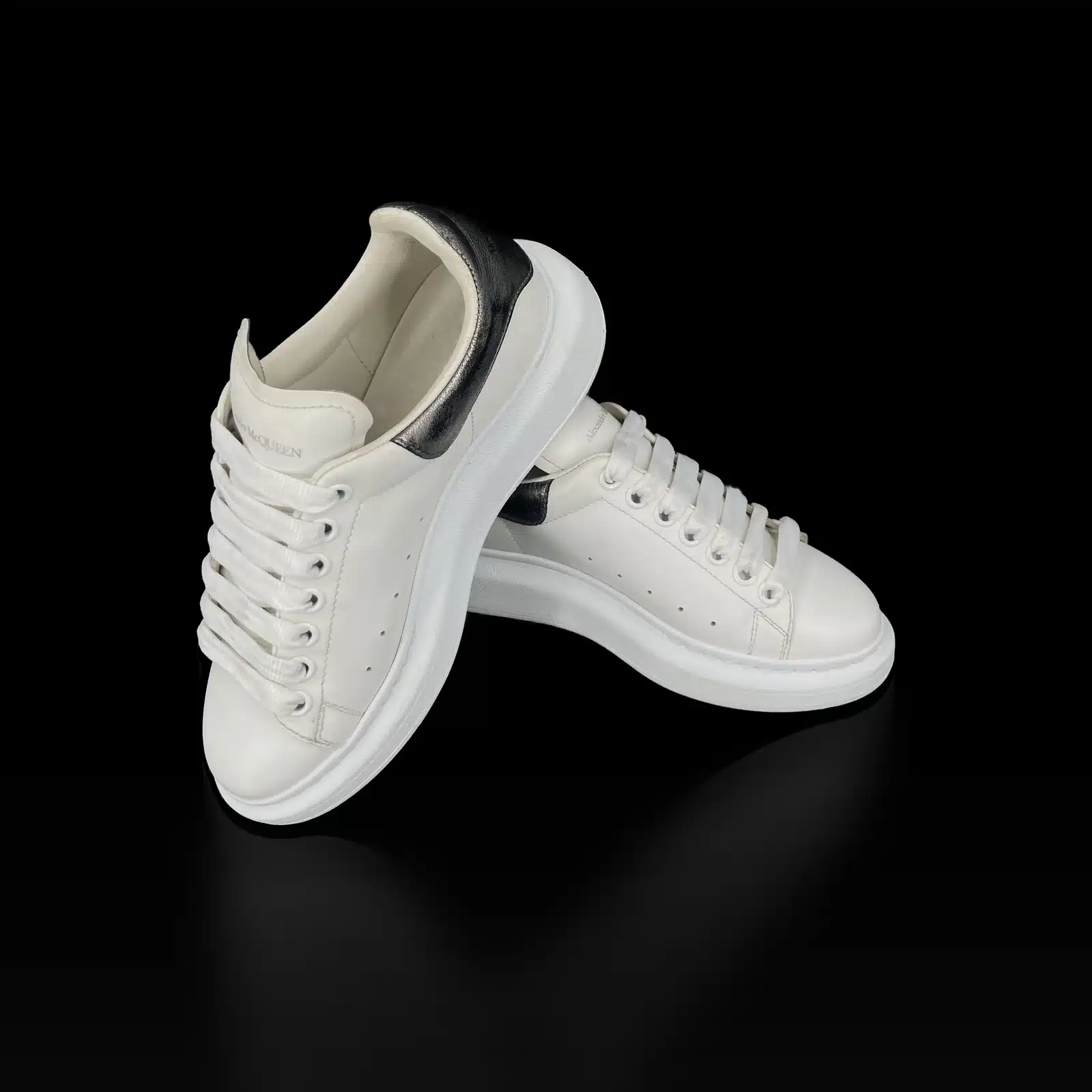 Zapatillas Alexander McQueen Oversized Blanco y Plata – Talla 37.5 – 3