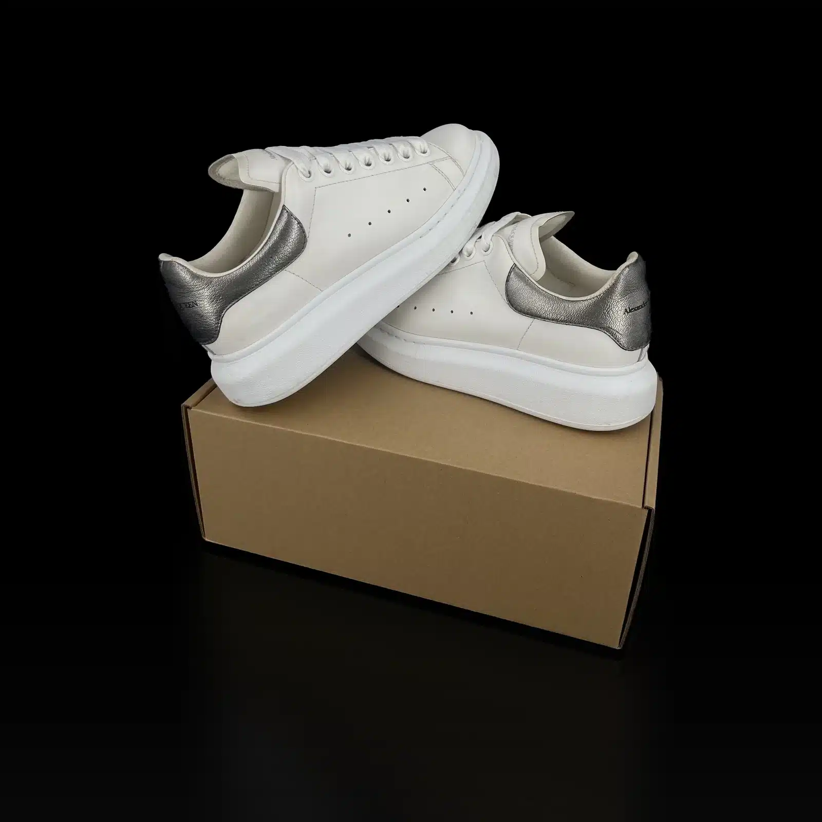 Zapatillas Alexander McQueen Oversized Blanco y Plata – Talla 37.5 – 6
