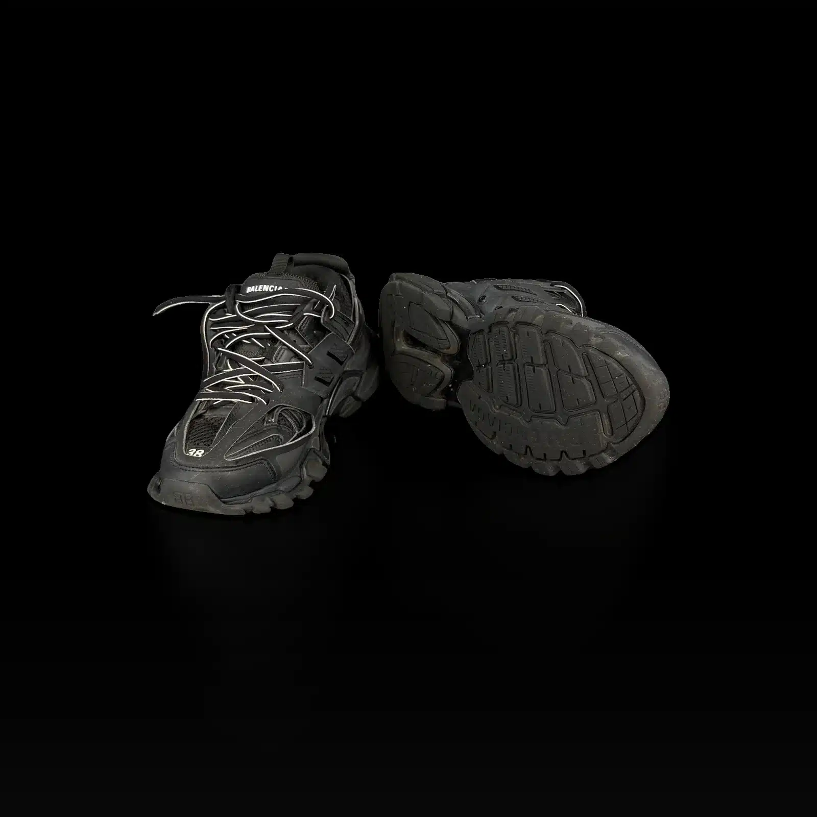 Basket Balenciaga Track noire vue de face et semelle avec logo Balenciaga