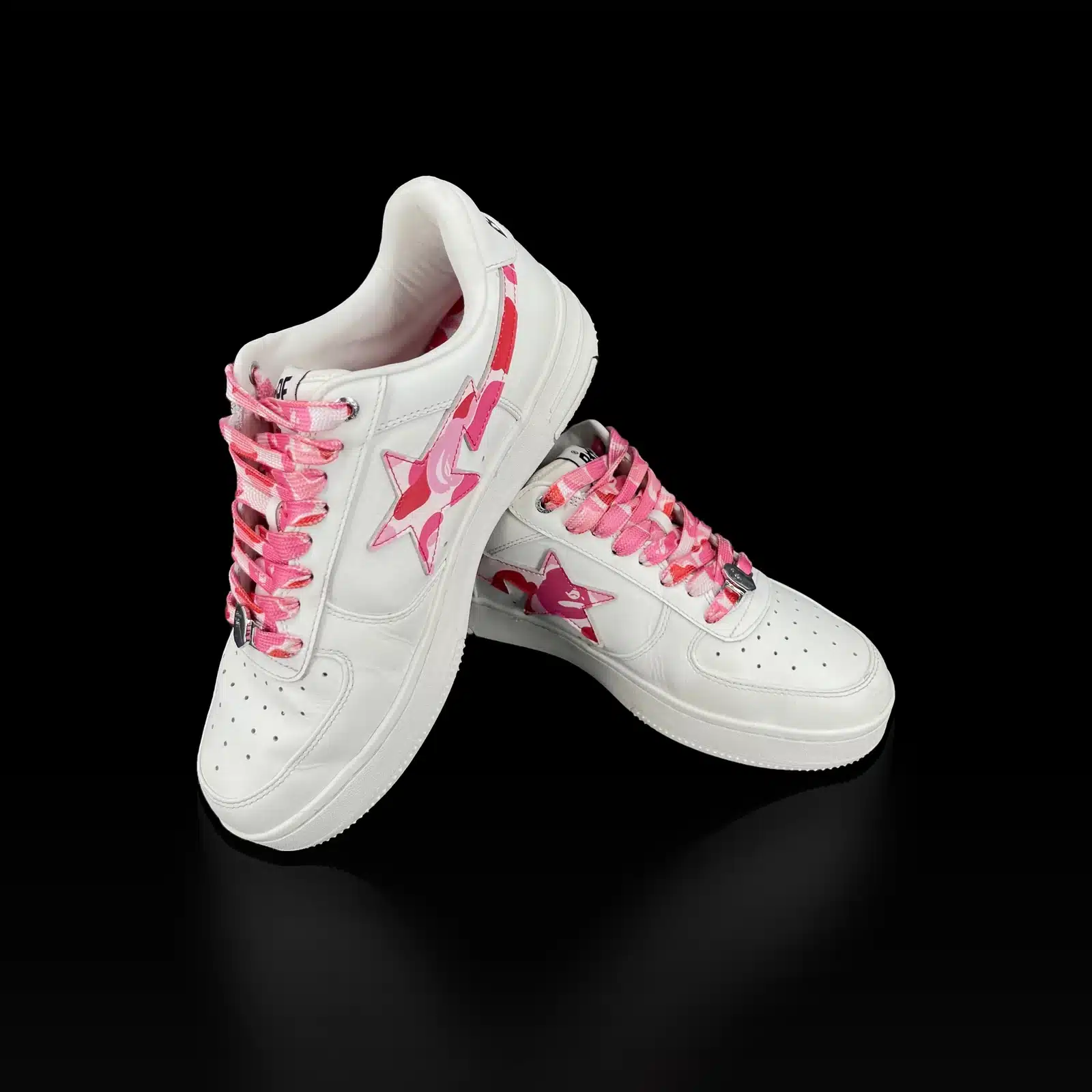Baskets Bape Bapesta blanches, étoile Sta camo rose côté extérieur