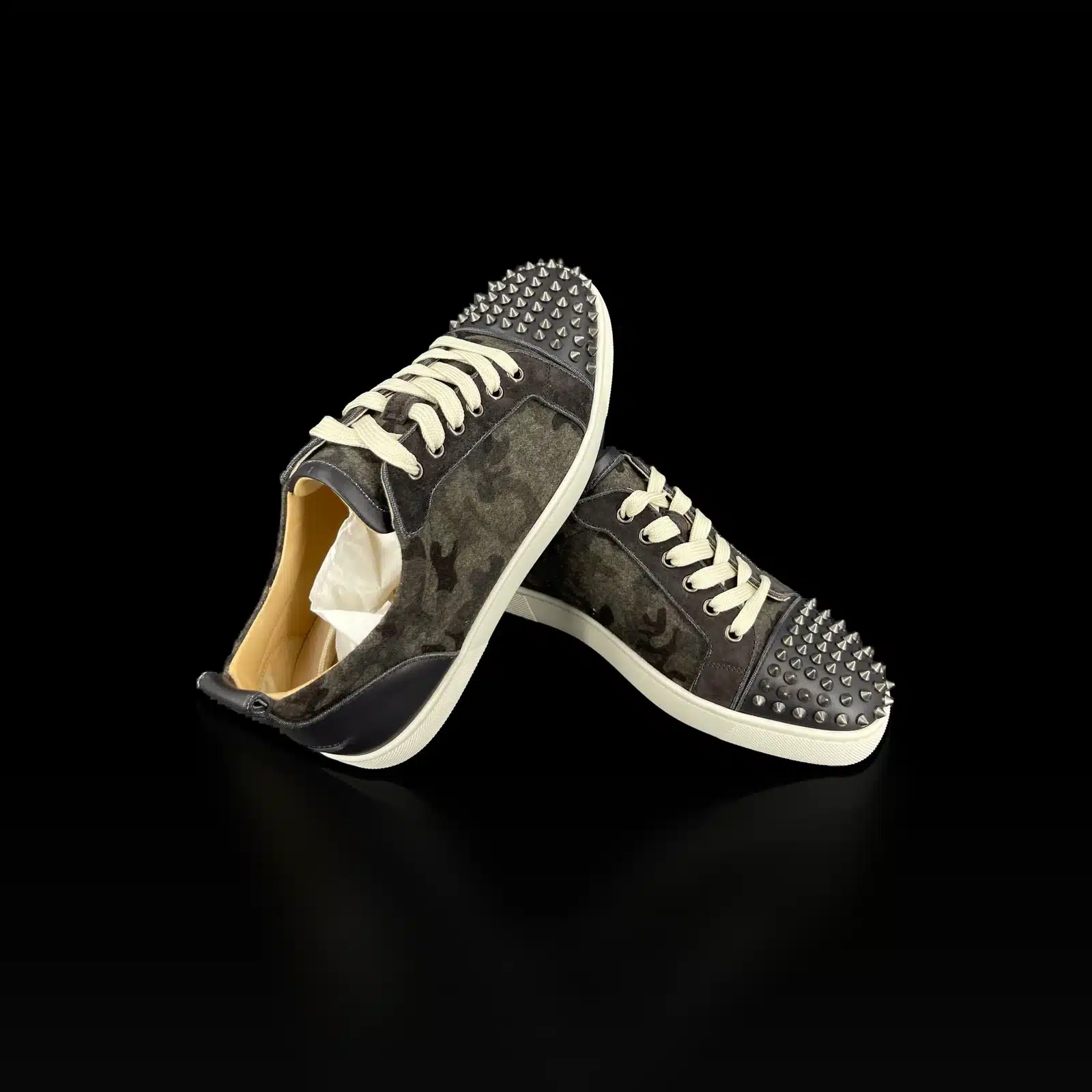 Baskets Louboutin Louis Junior Spikes croisées, bout clouté de pointes argent