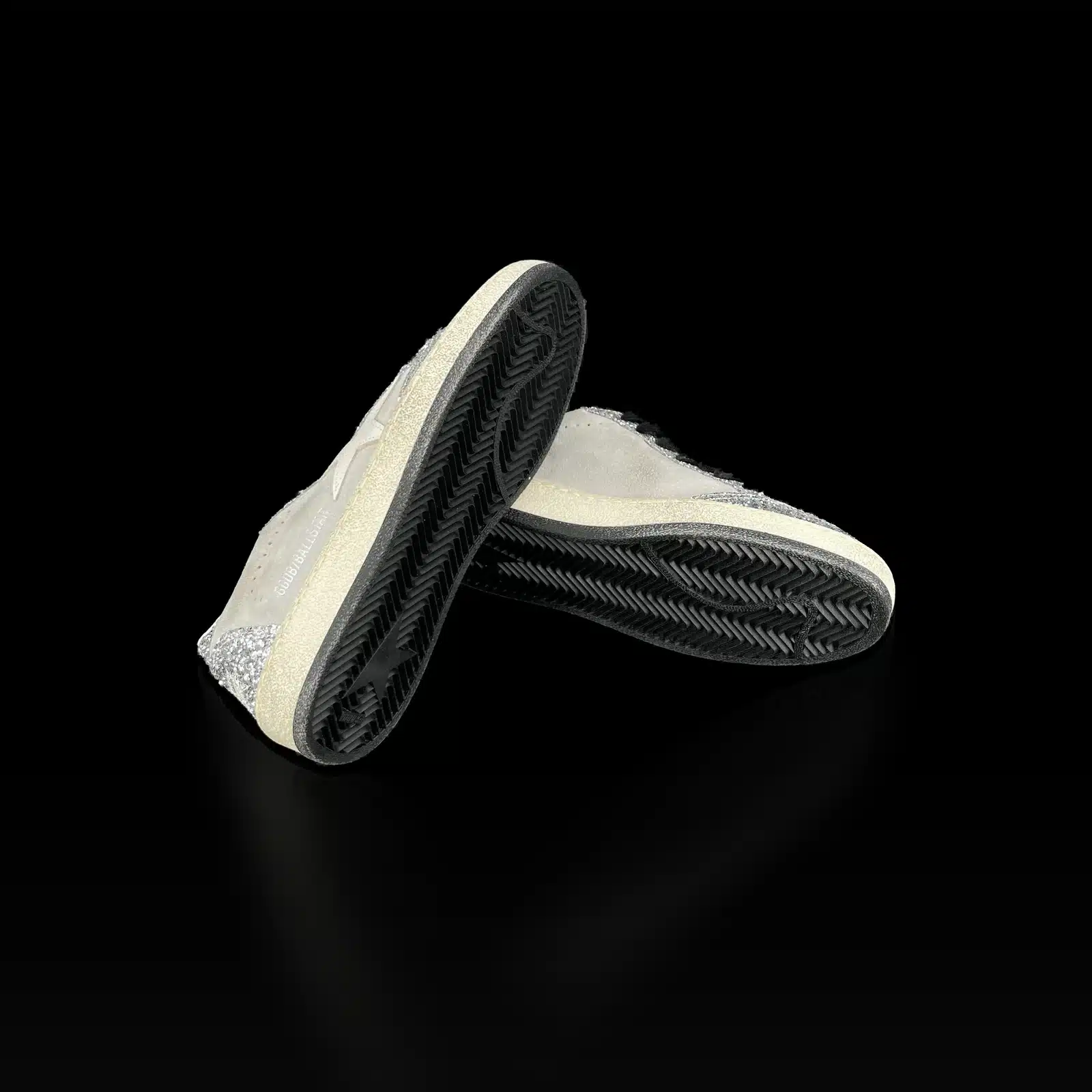 Suole nere a spina di pesce delle sneakers Golden Goose Ball Star