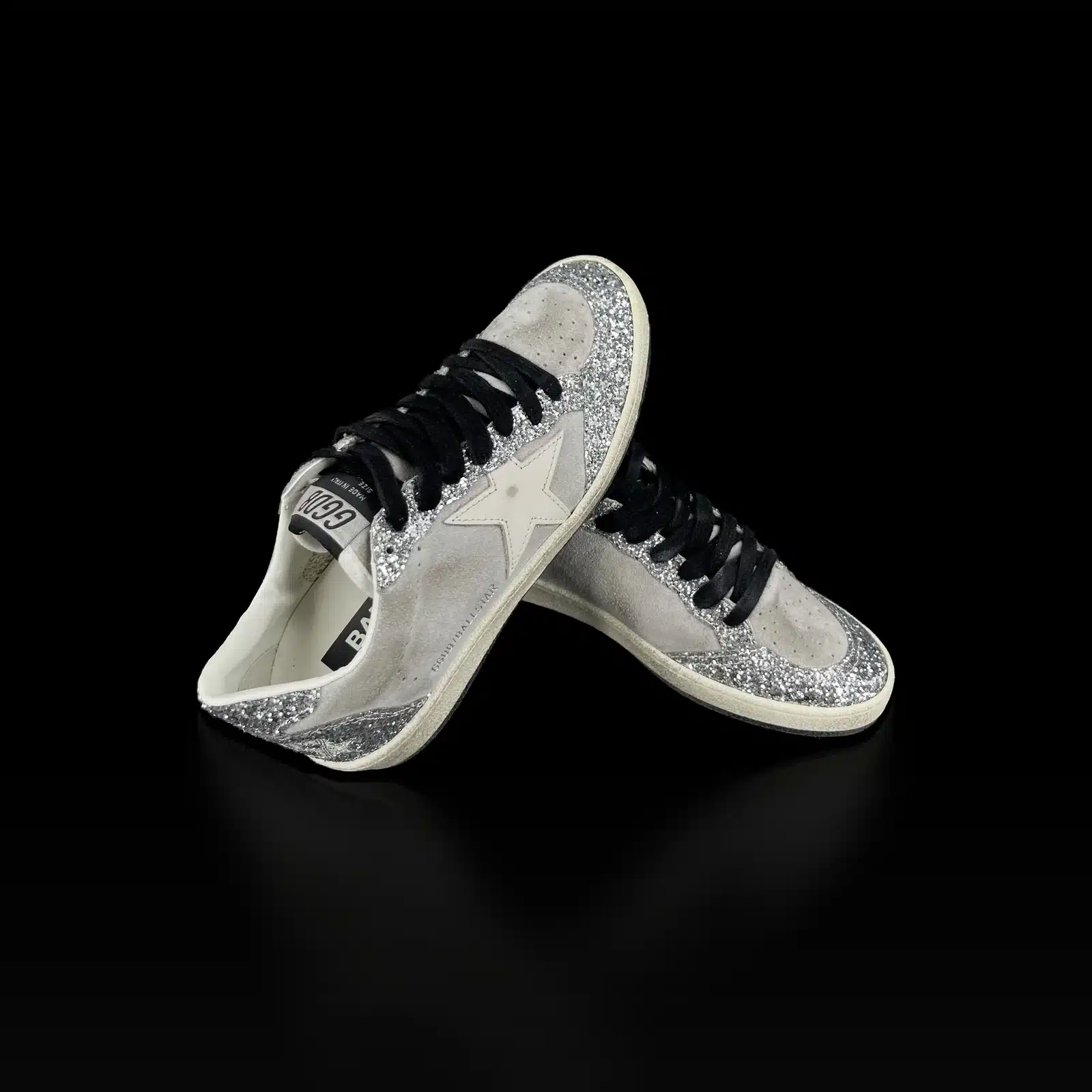 Paire de baskets Golden Goose Ball Star, vue côté talon et intérieur