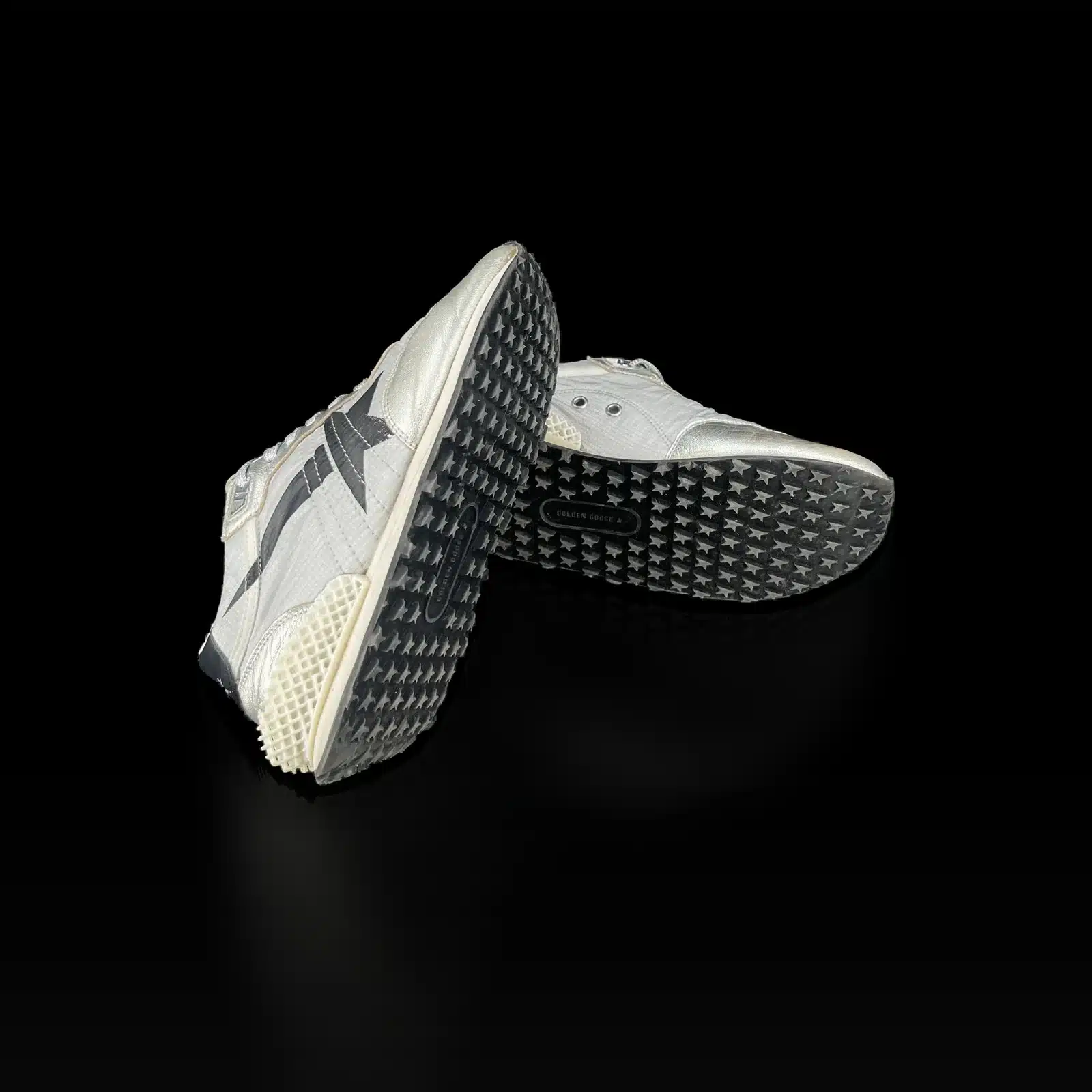 Semelles crantées à motif d'étoiles des baskets Golden Goose Marathon