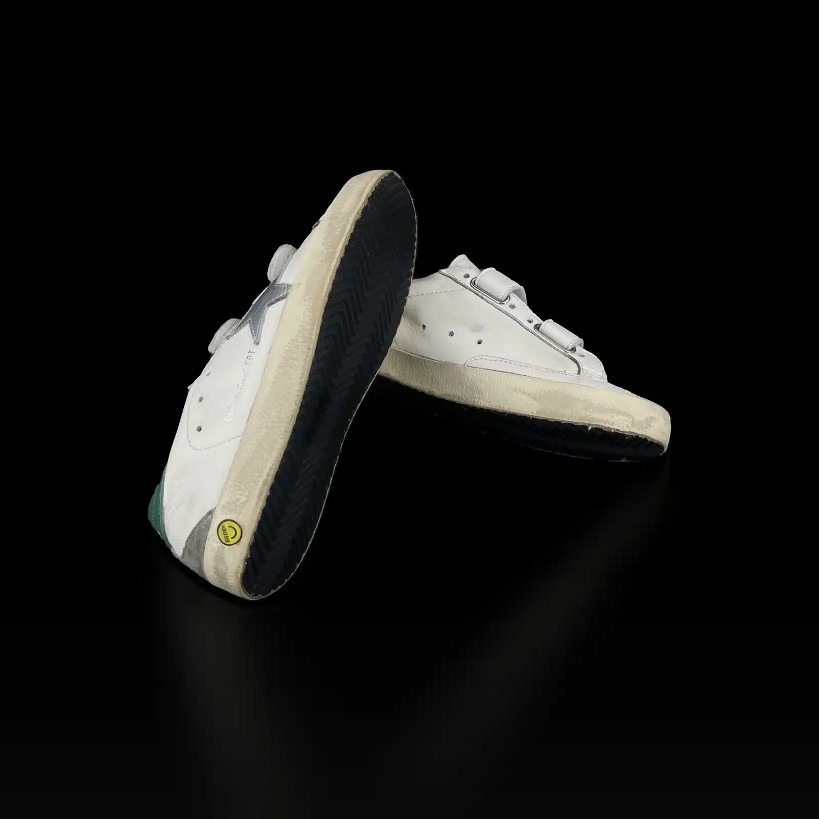 Semelles noires et fini vieilli des baskets Golden Goose Old School