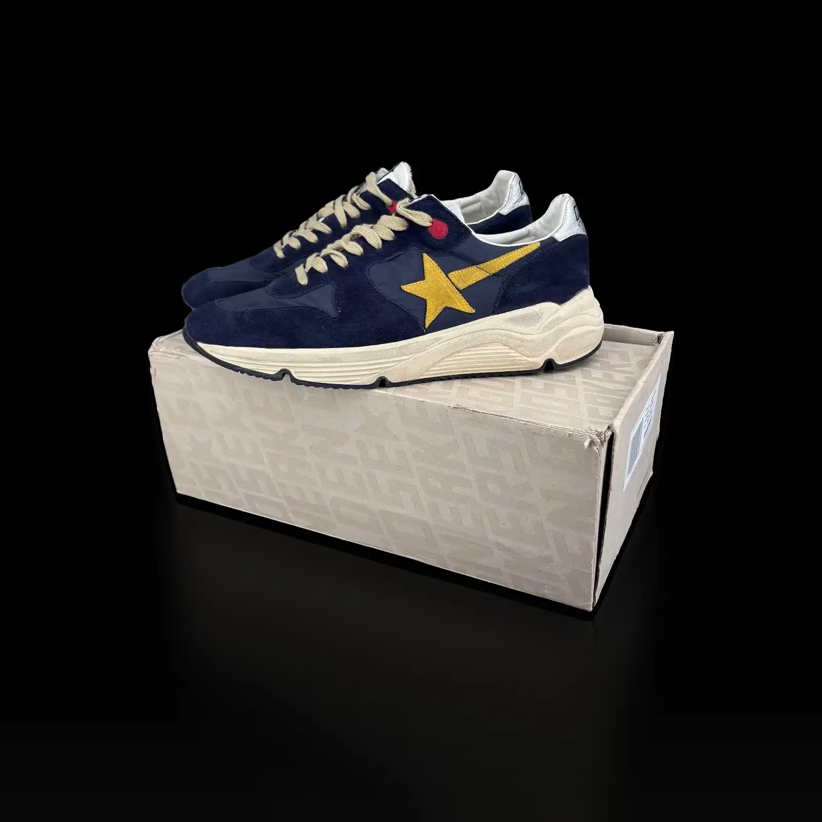 Baskets Golden Goose Running Sole Bleu Marine et Étoile Jaune – Taille 44