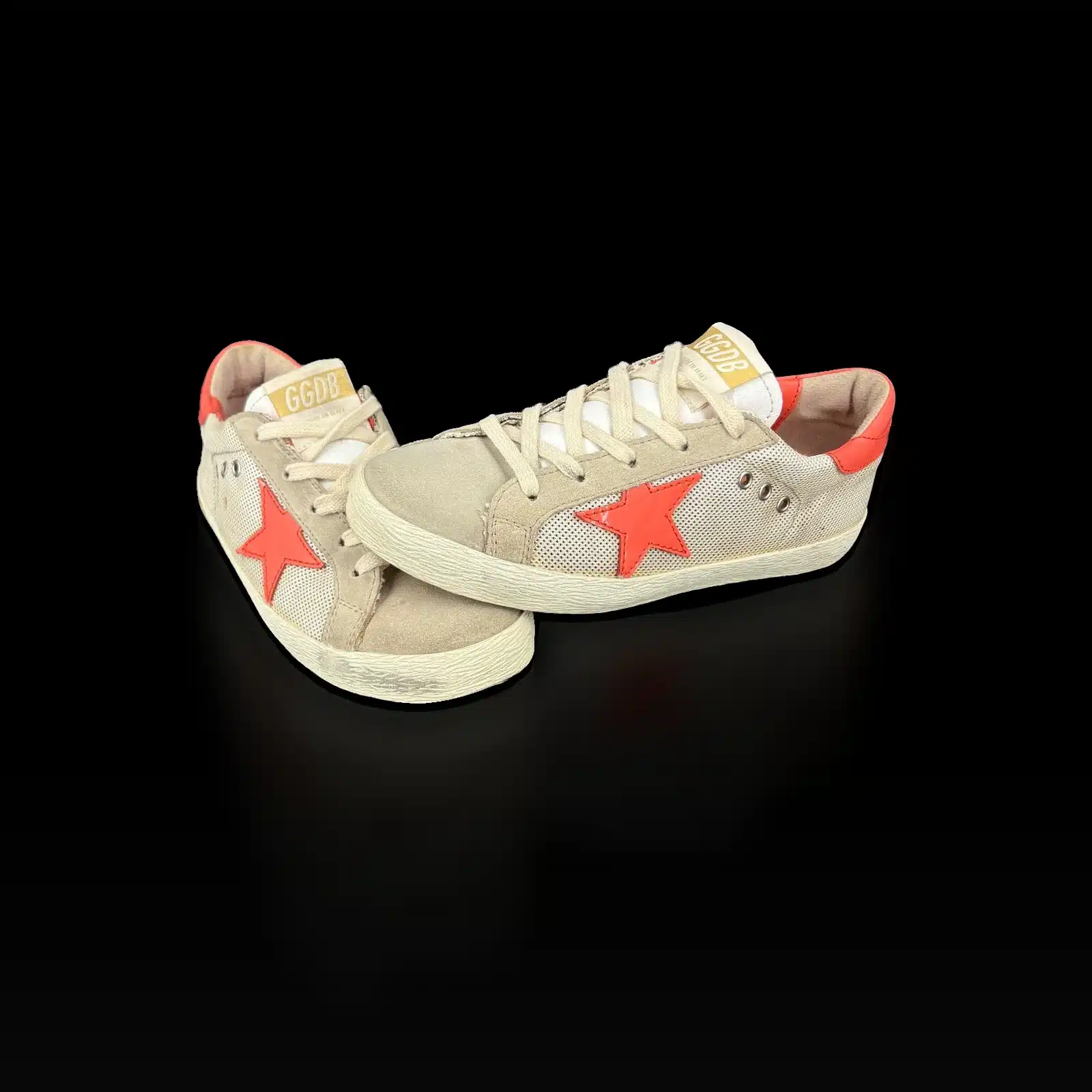 Basket Golden Goose Super Star beige et semelle gomme, vue de trois quarts