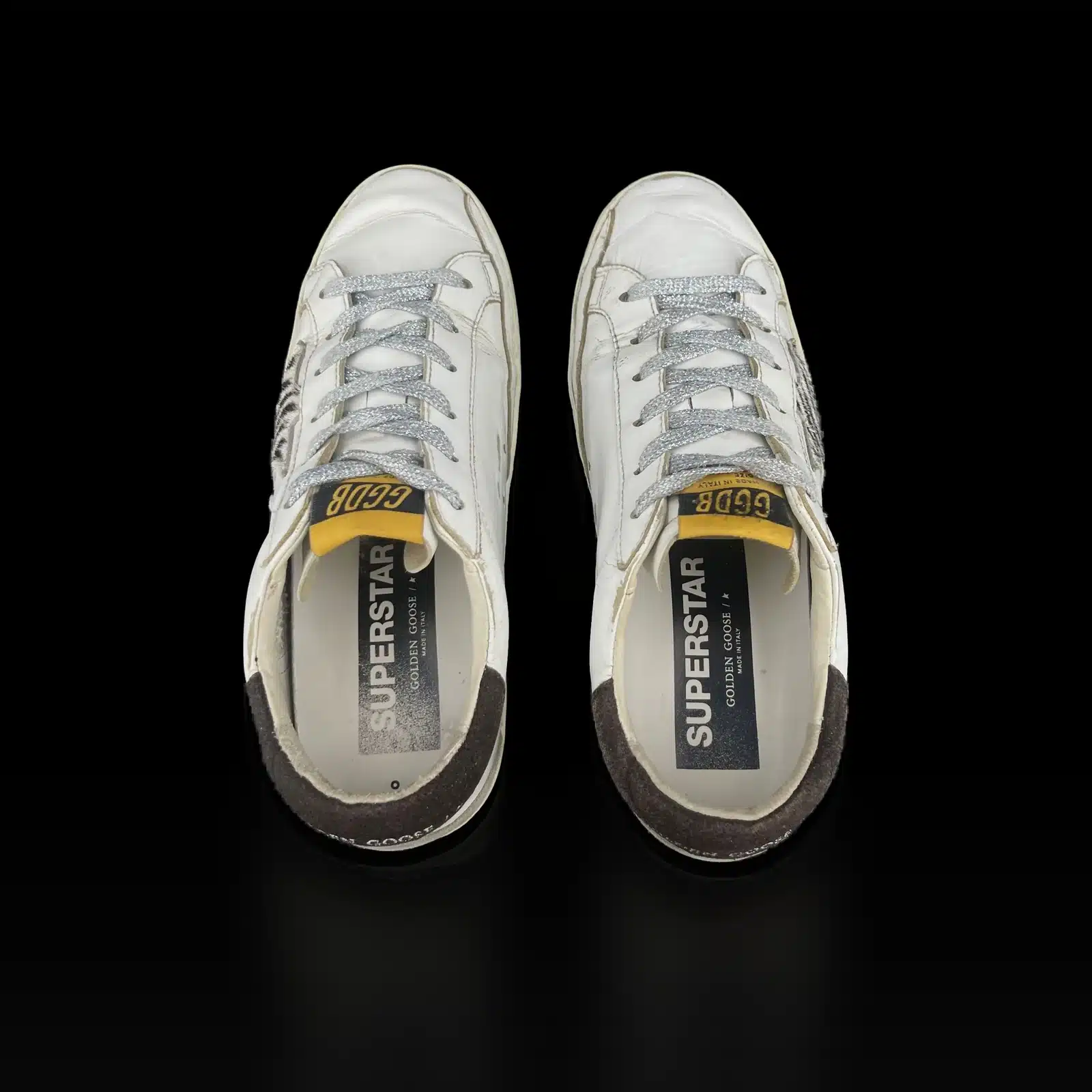 Baskets Golden Goose Super Star vues de dessus, semelles intérieures Superstar et lacets argentés