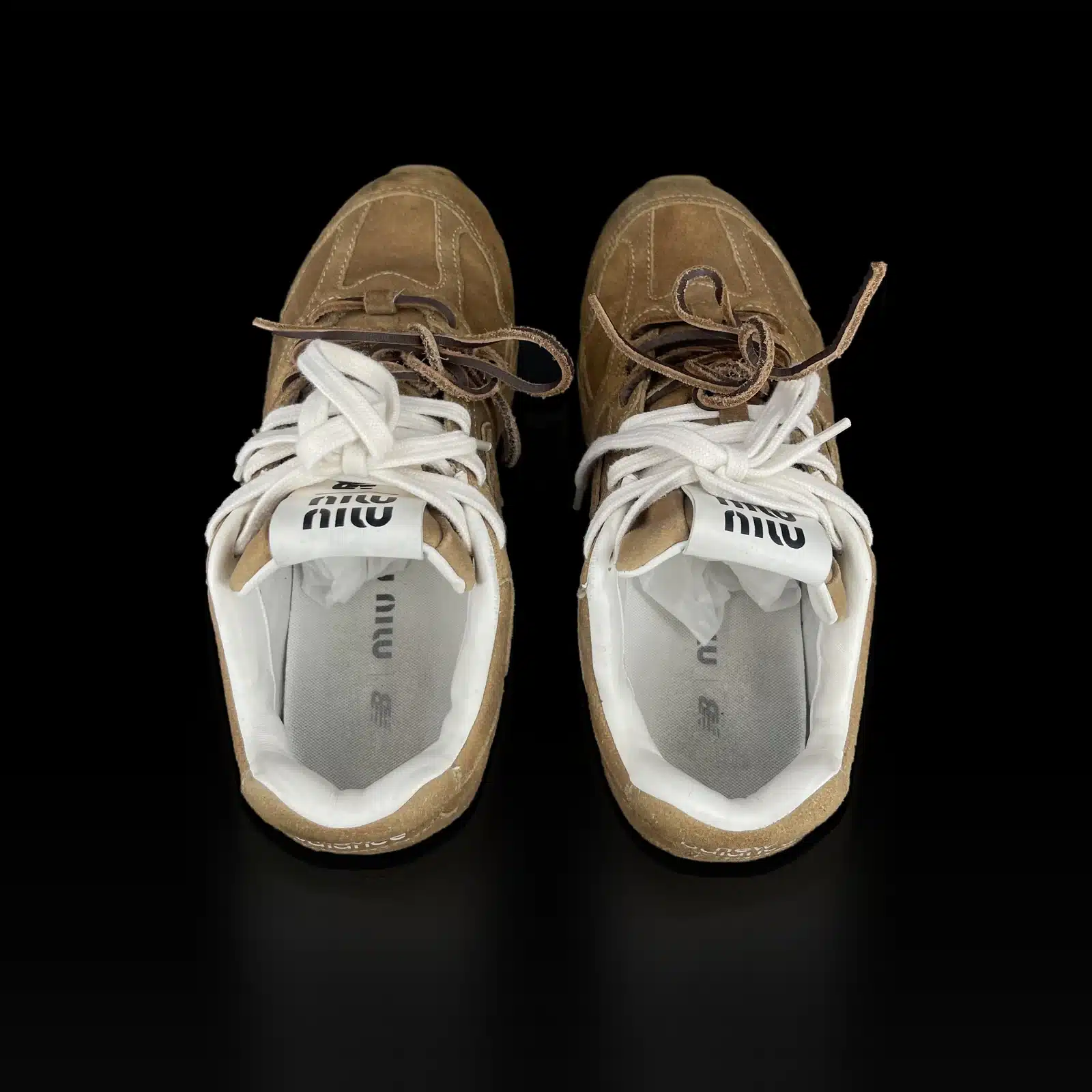 Baskets Miu Miu x New Balance 530 SL vues de dessus, languette blanche au logo Miu Miu