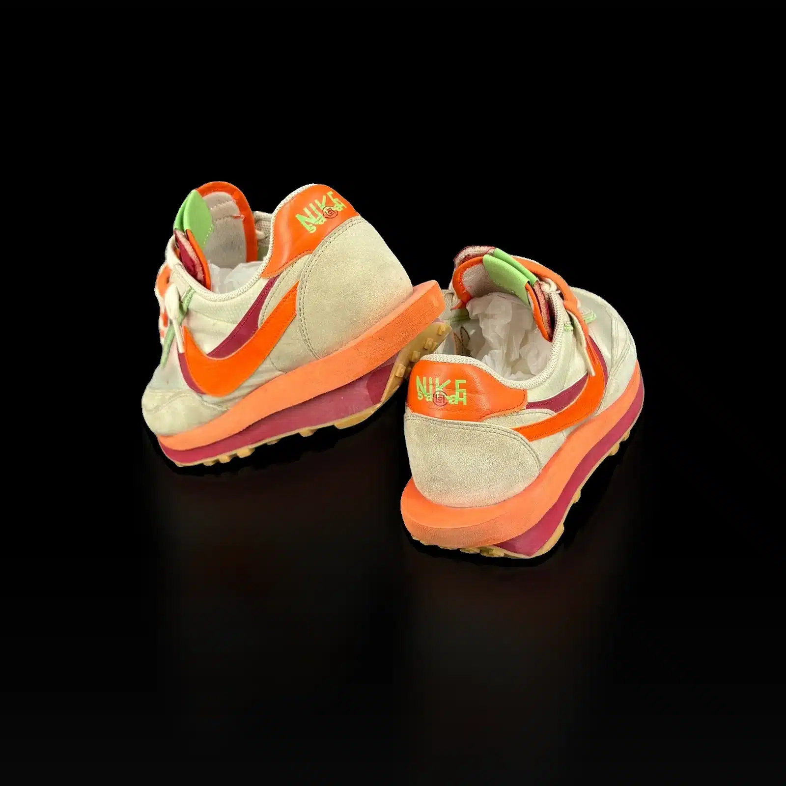 Talons des Nike LDWaffle sacai x CLOT avec logos Nike sacai et CLOT, vue arrière