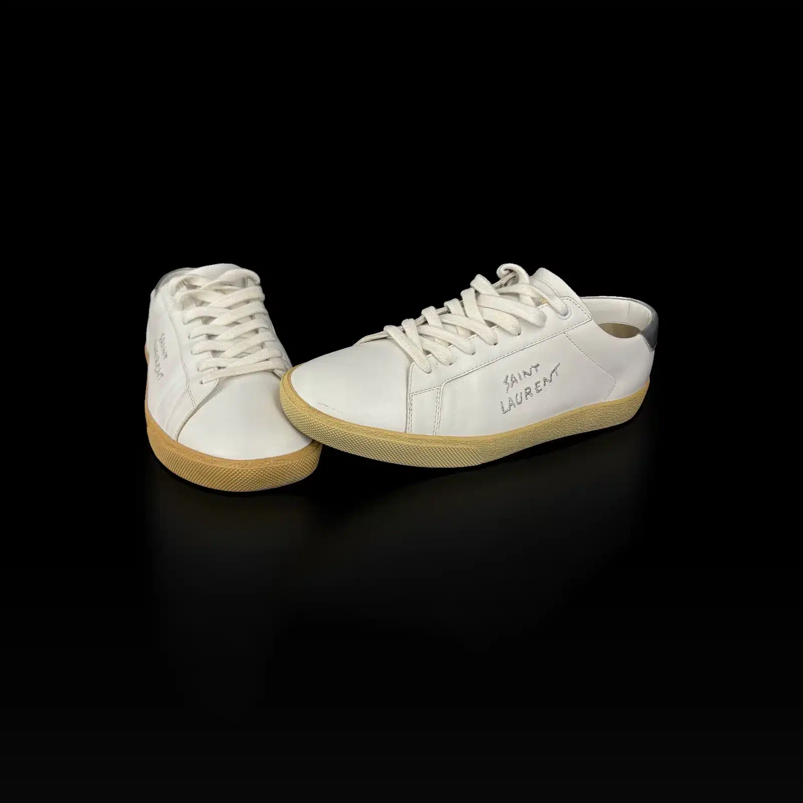 Paire de baskets Saint Laurent Court Classic, signature brodée argentée, vue de face