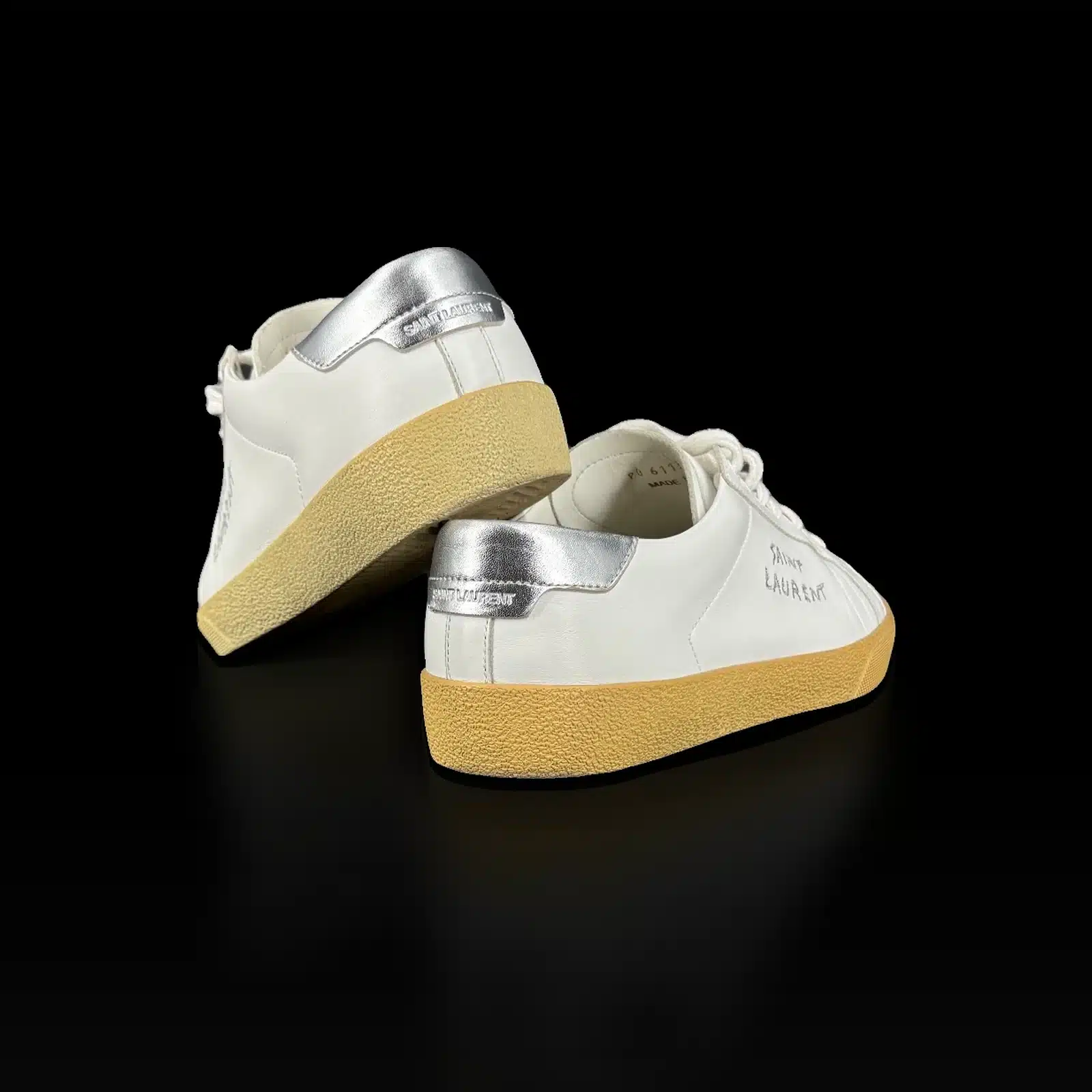 Talons argentés au logo Saint Laurent des baskets Court Classic, vue arrière