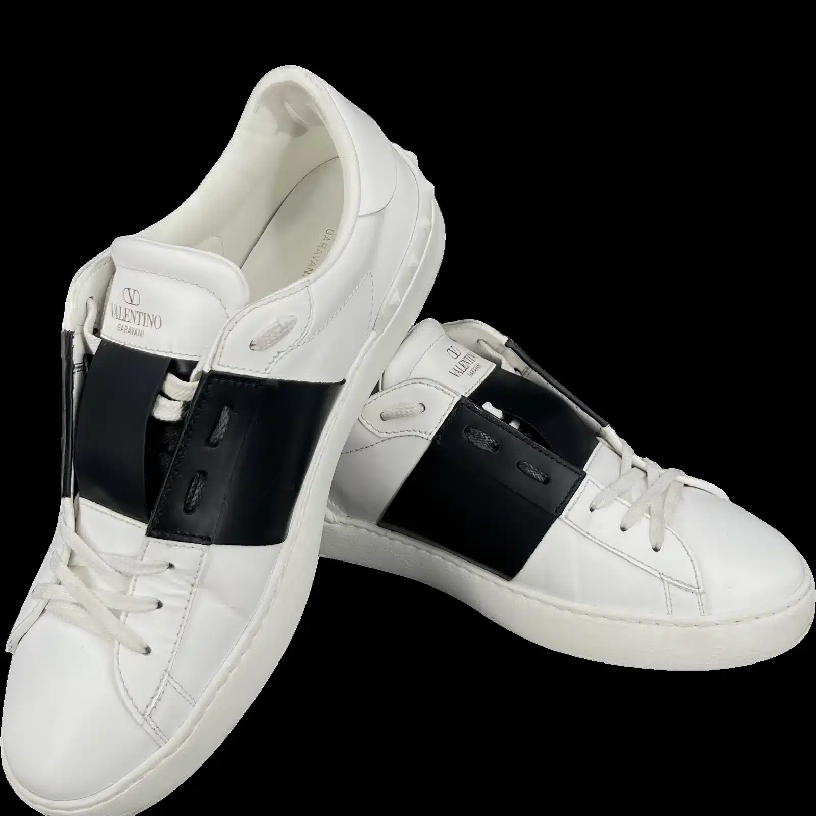 Baskets Valentino Garavani Open blanc et noir, vue avant avec laçage blanc