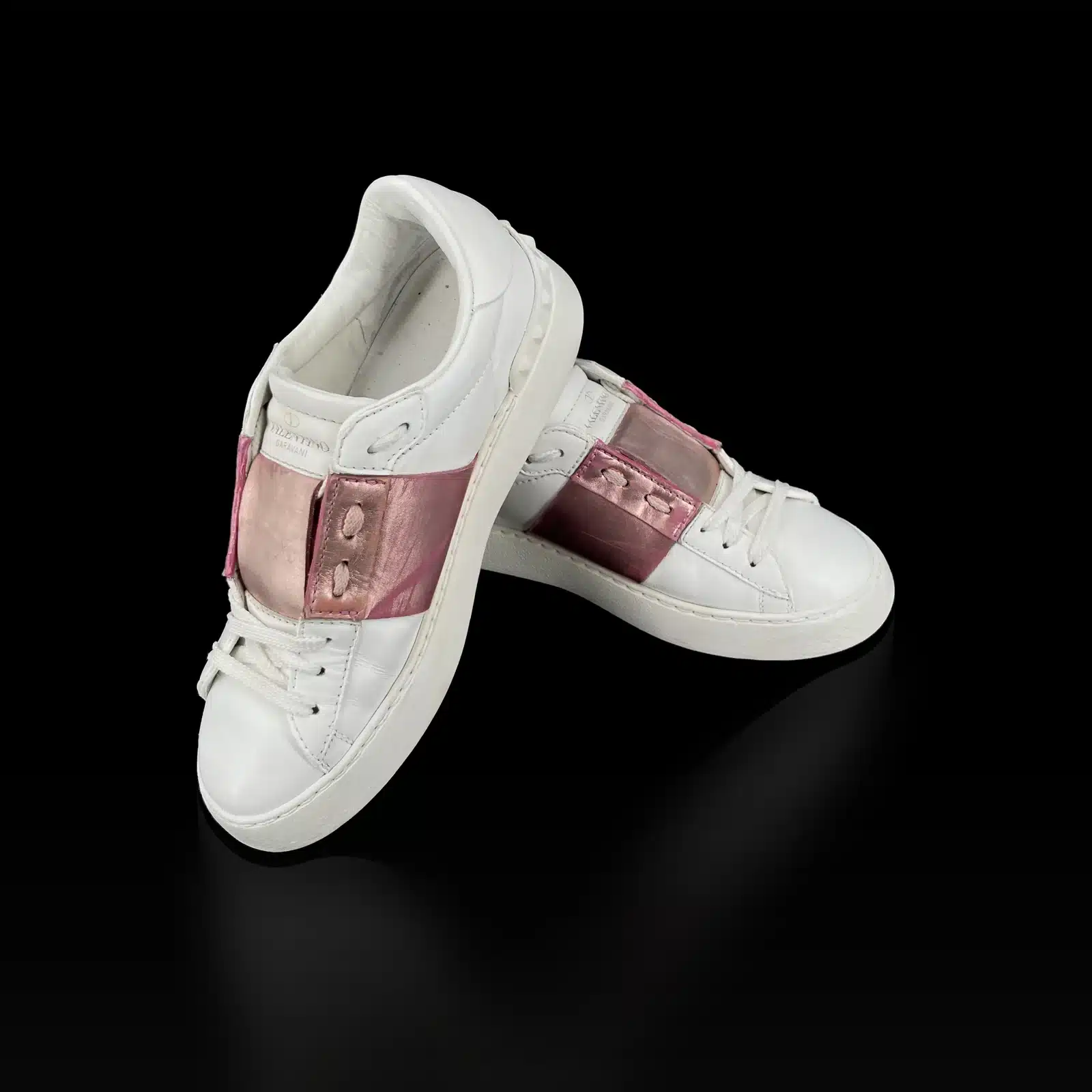 Paire de baskets Valentino Open blanc et rose, vue latérale côté talon