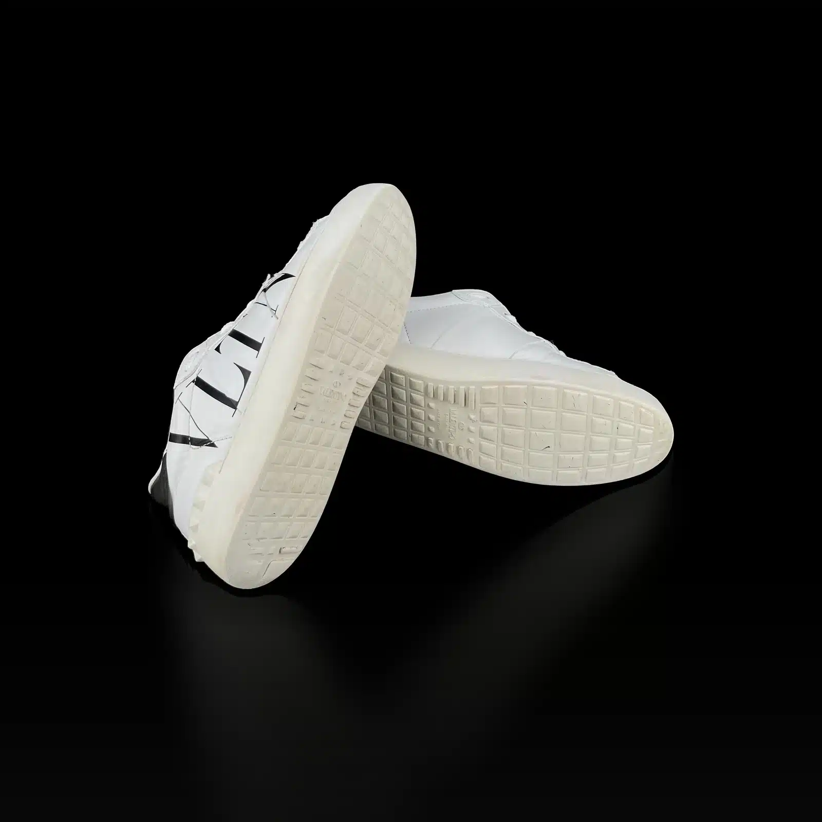 Semelles blanches des baskets Valentino Garavani Open VLTN