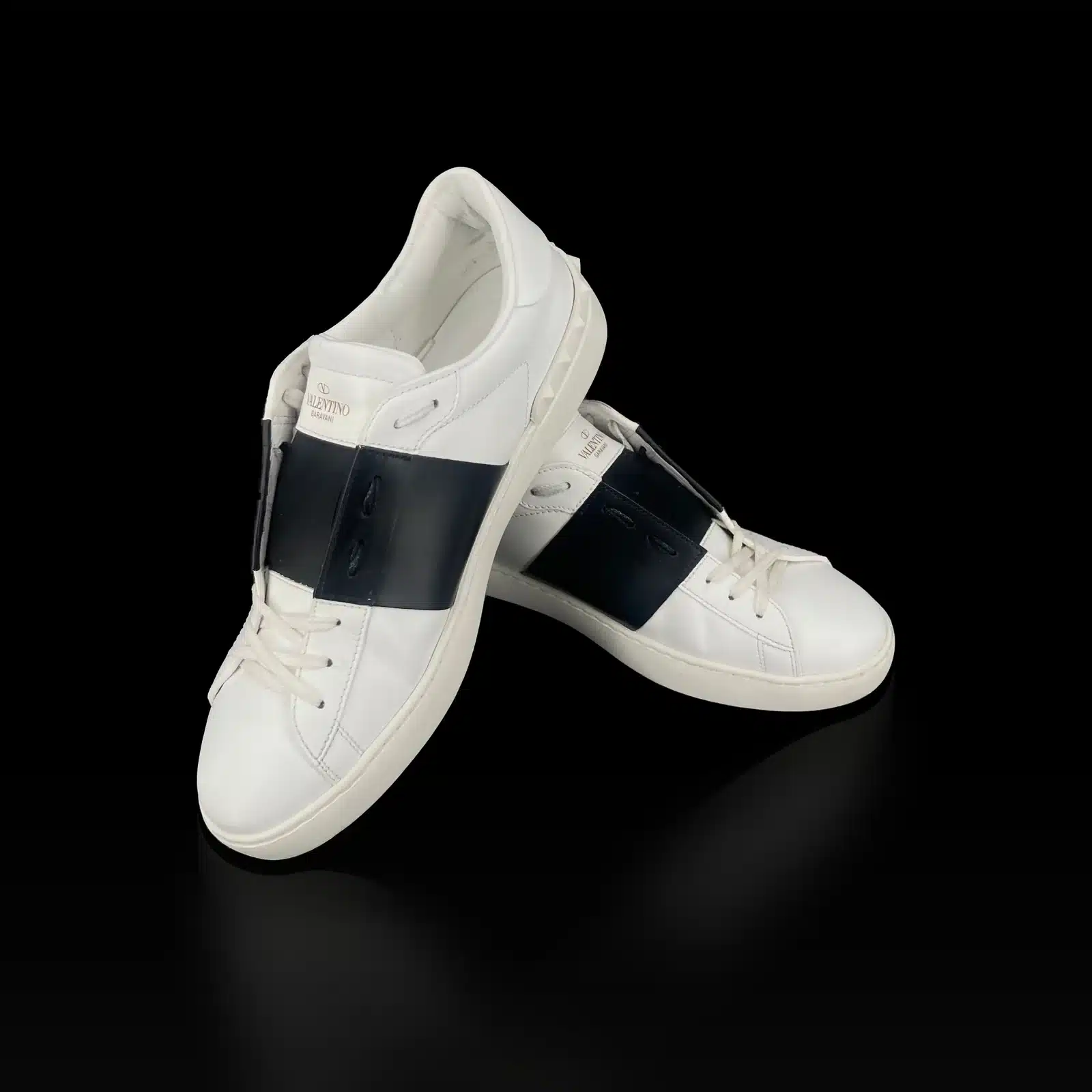 Paire de baskets Valentino Open blanc et noir avec clous Rockstud au talon