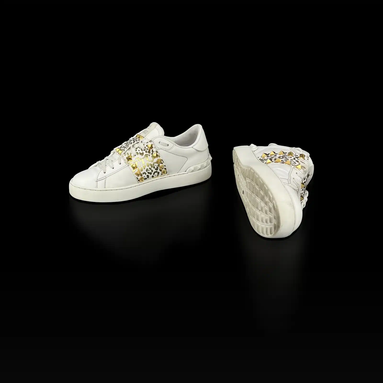 Baskets Valentino Rockstud blanches, profil et semelle cloutée