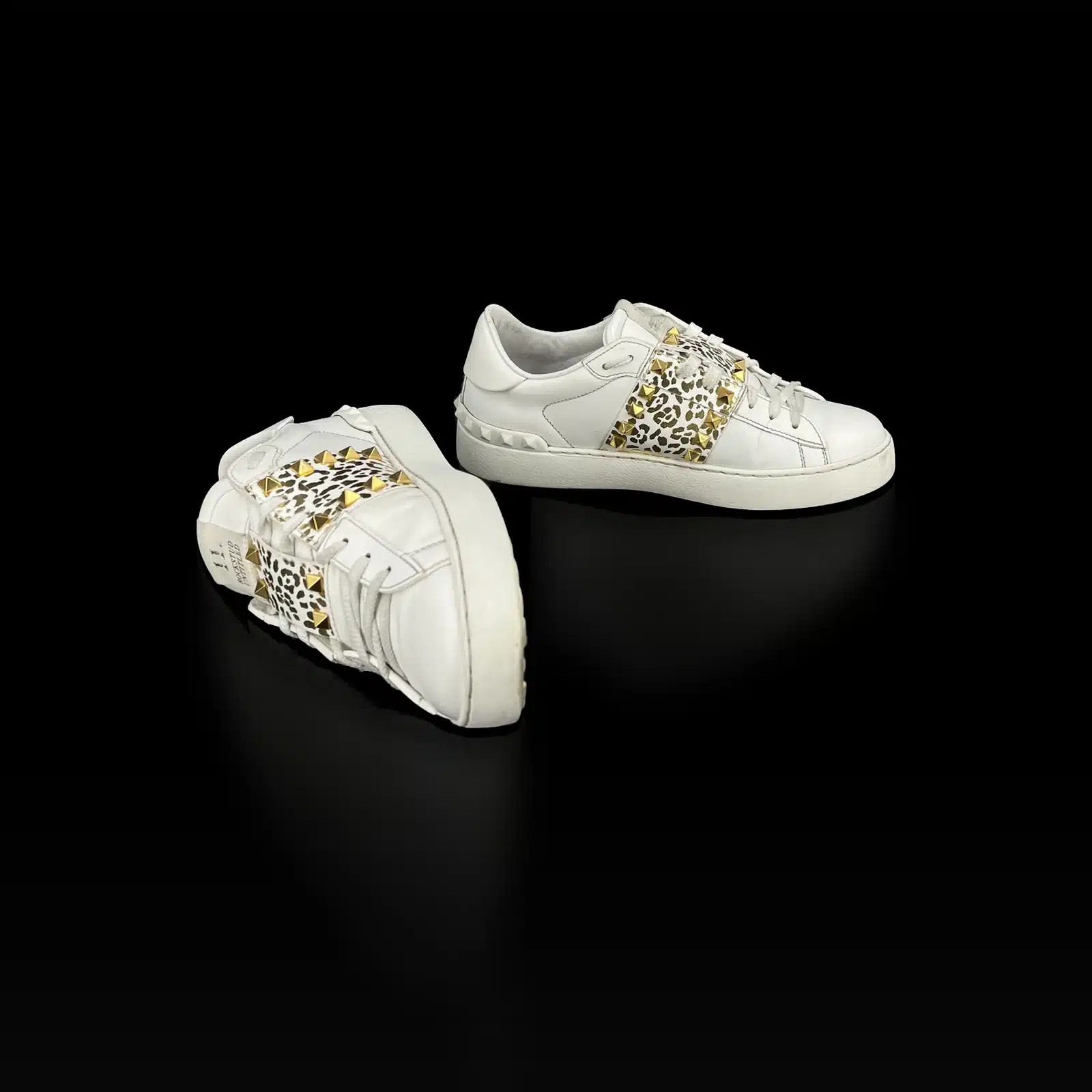 Paire de baskets Valentino Rockstud léopard et clous dorés, vue de face